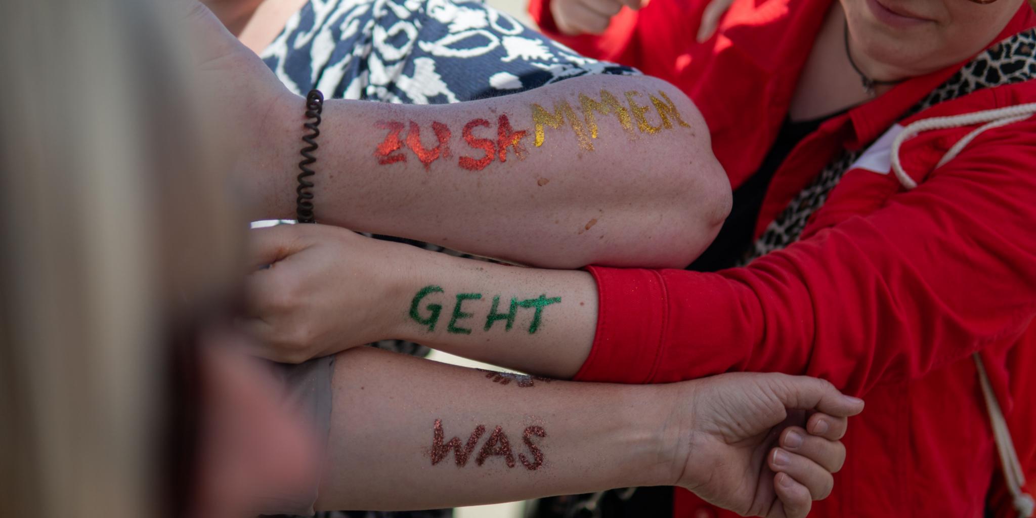Zum Tag der Caritas lud der Diözesan-Caritasverband Trier anlässlich des 110-jährigen Bestehens Mitarbeitende und Ehrenamtliche der Caritas aus dem ganzen Bistum ein. Dieser stand getreu der Caritas-Jahreskampagne „Zusammen geht was. Caritas verbindet Generationen“ ganz im Zeichen der Begegnung.