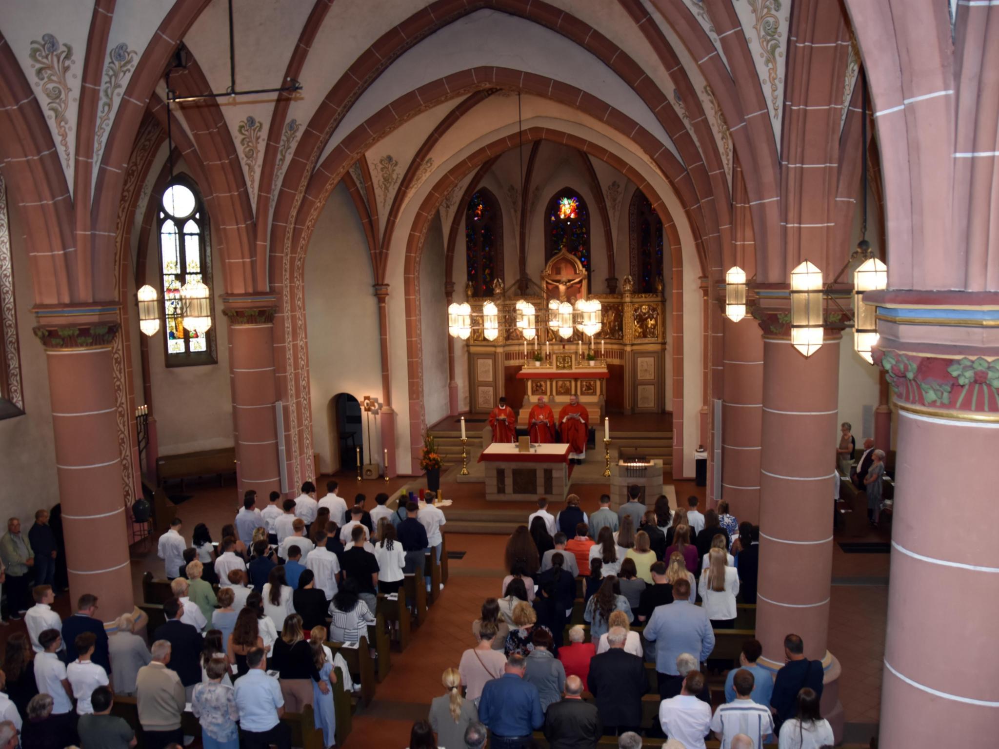 Die Ludwigskirche in Spiesen war bis auf den letzten Platz gefüllt.