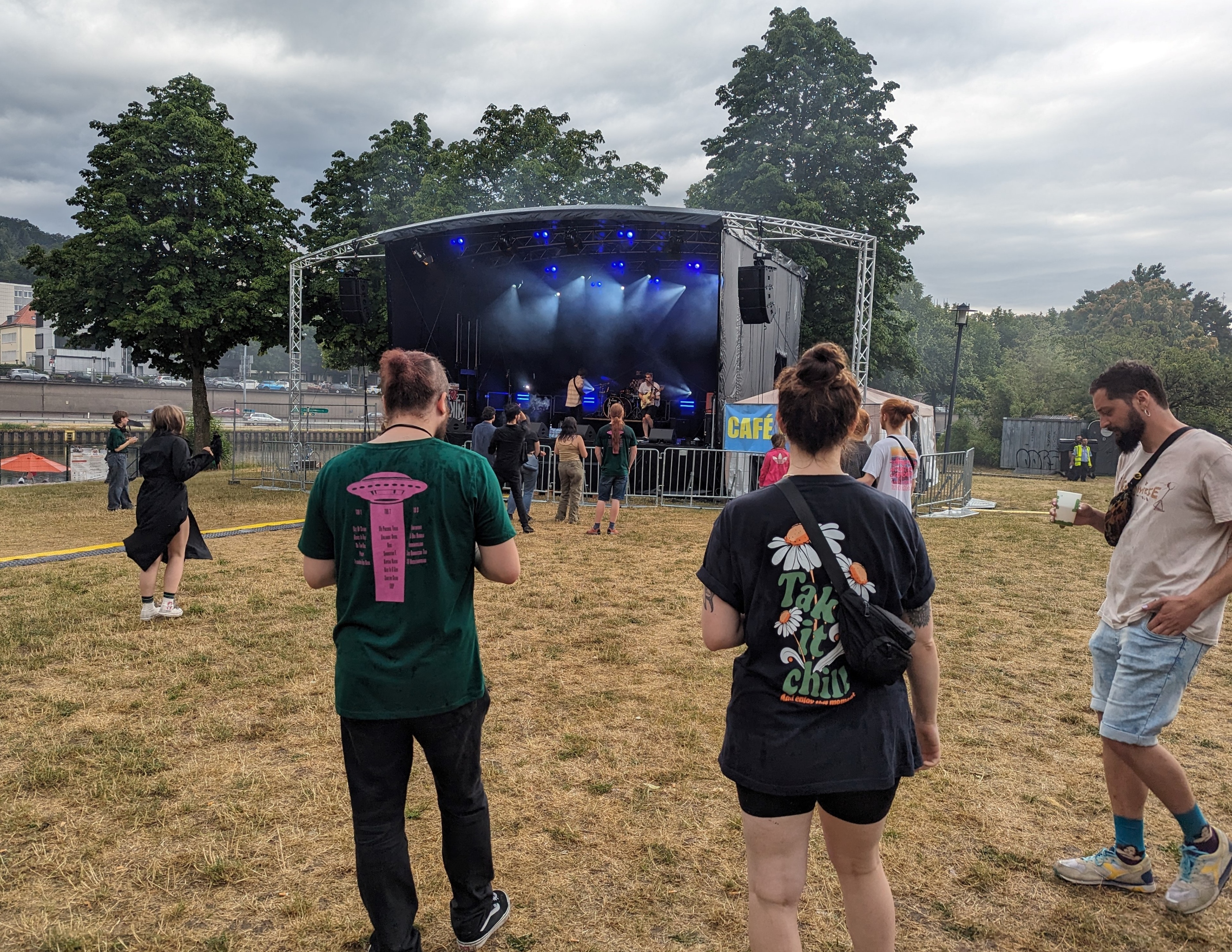 Rund 50 Jugendliche des Café Exodus haben in Eigenregie das dreitägige Festival 'Rockwiese' im Rahmen des Saarbrücker Altstadtfestes organisiert.