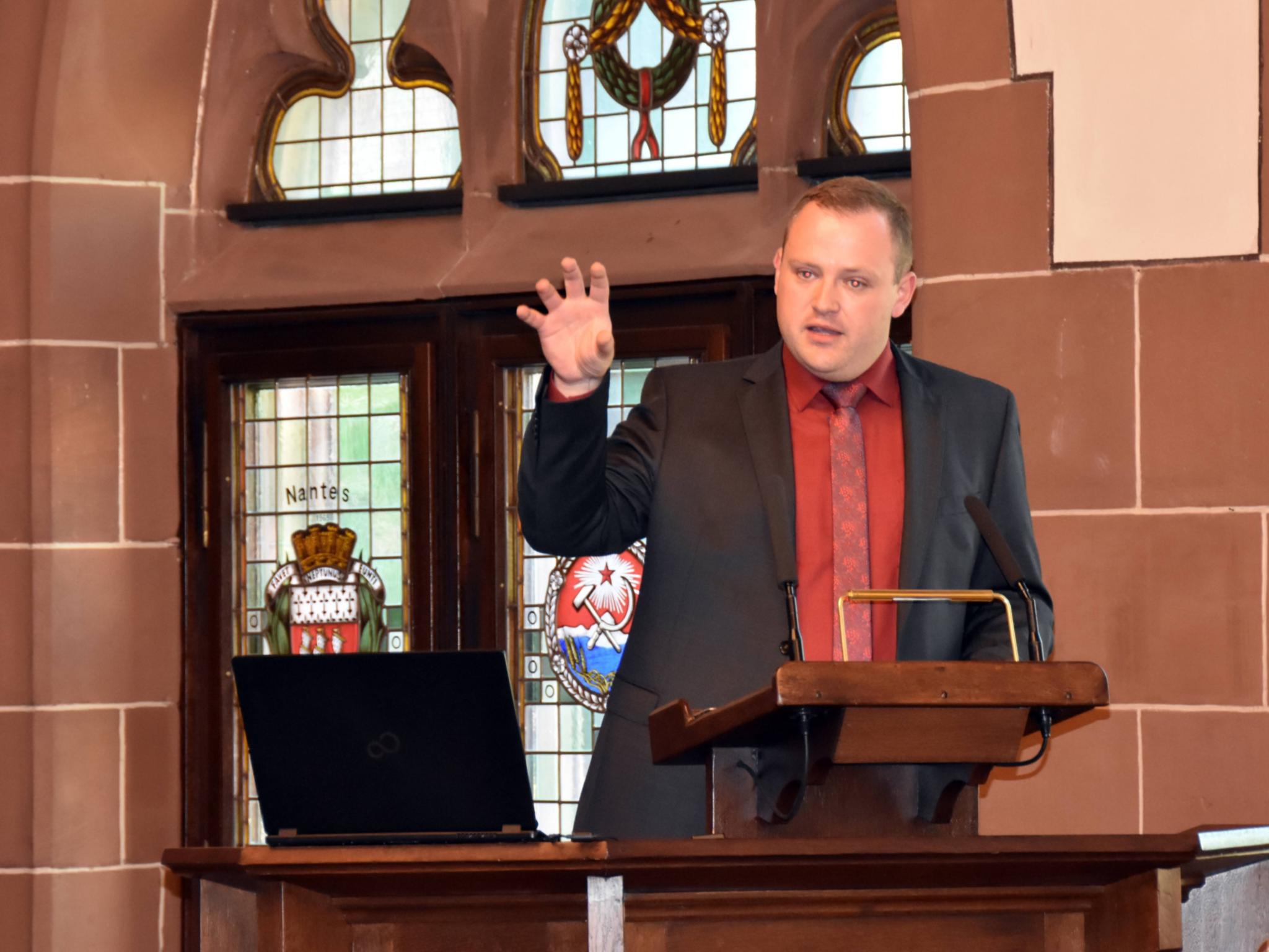 Dr. Frederik Simon gehört als Priester der Seligsprechungskommission an.