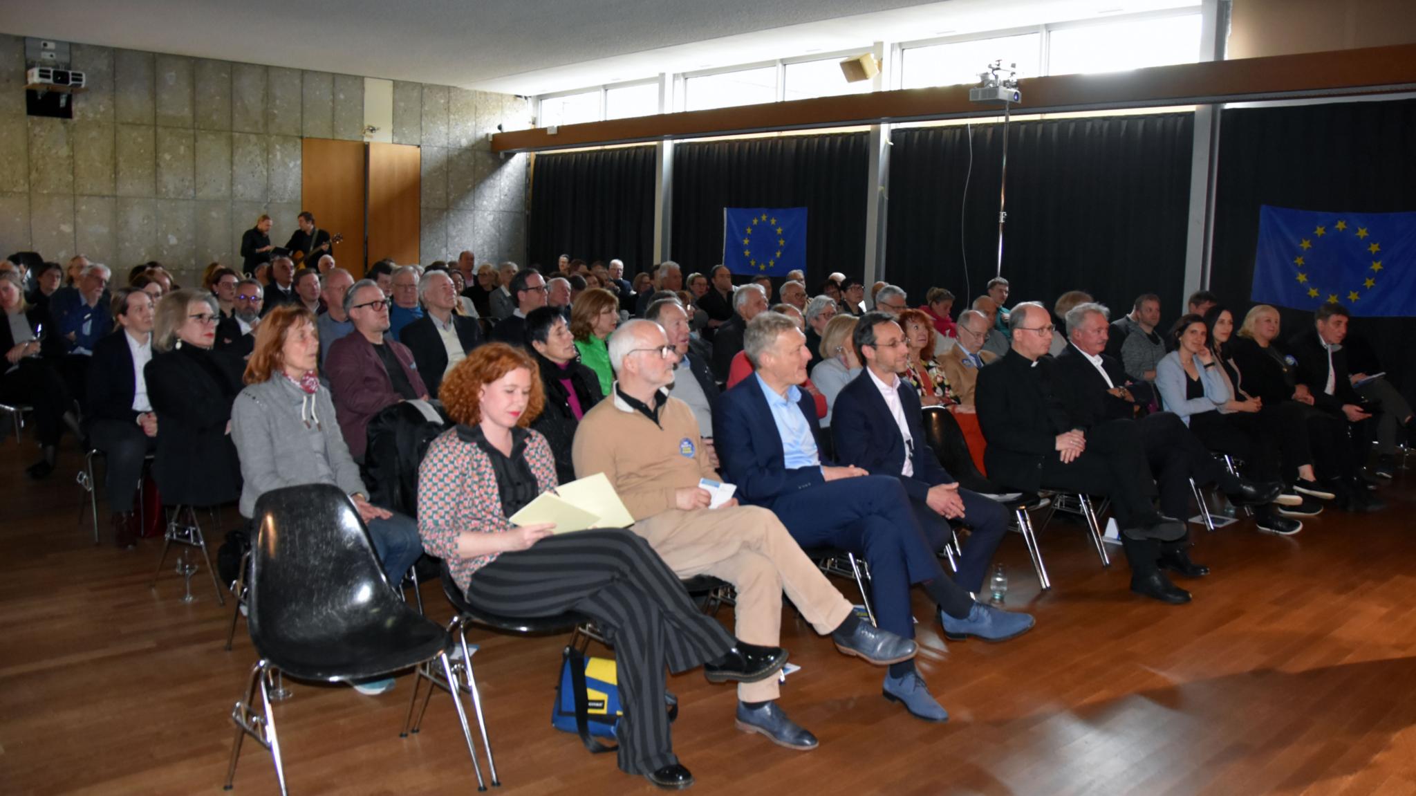 Die Podiumsdiskussion zur Europawahl war gut besucht.