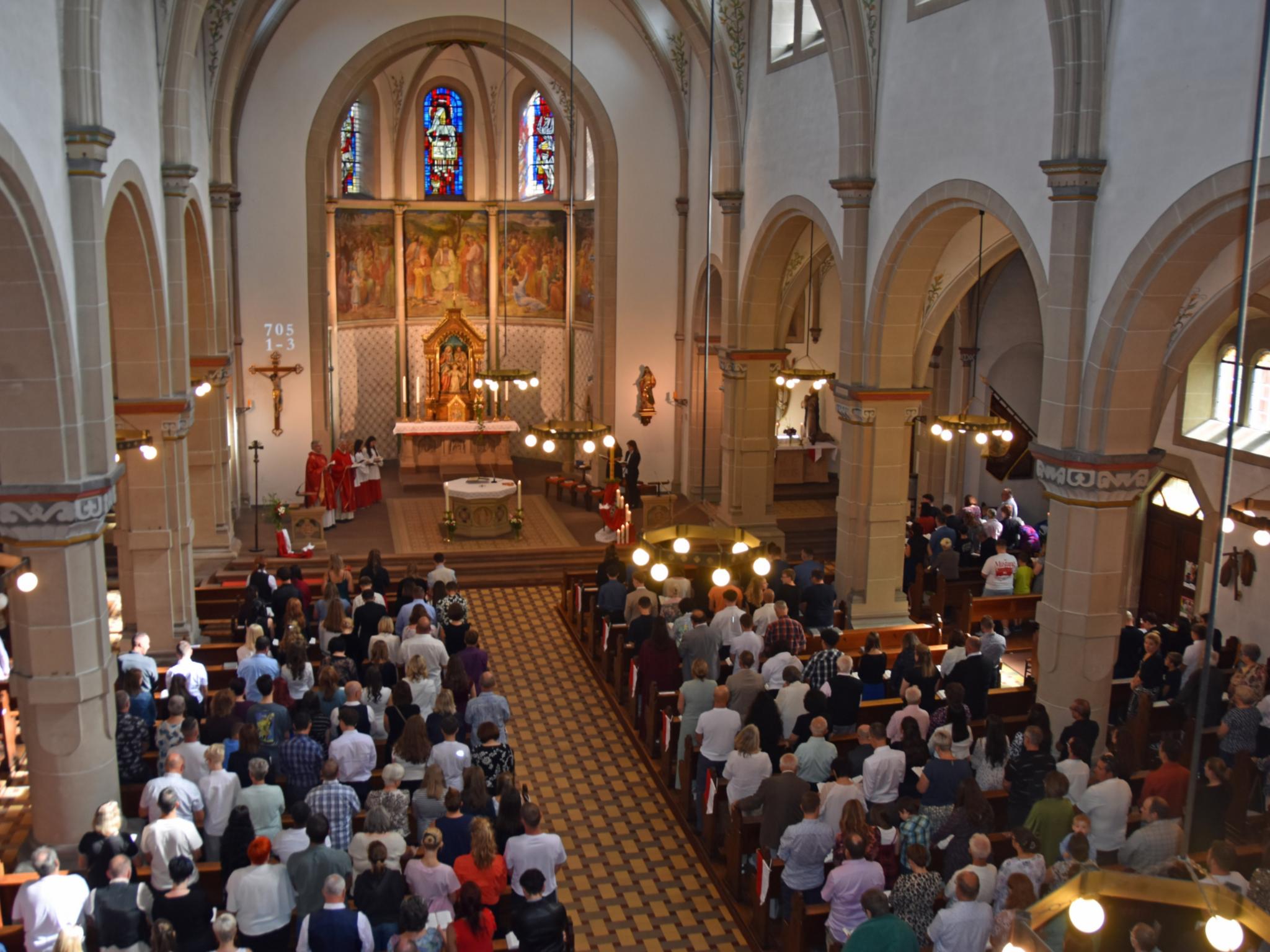 Vollbesetzte Kirche in Hüttigweiler