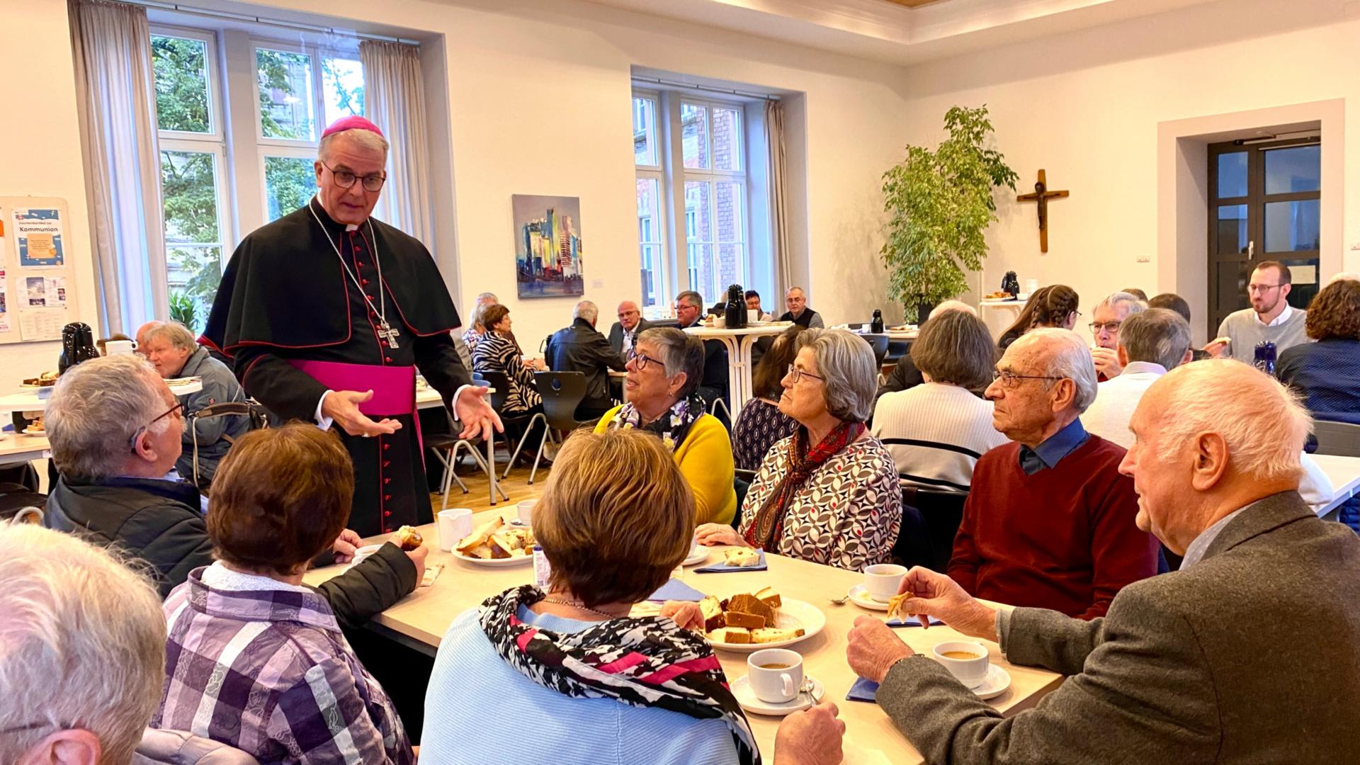 Gemütliches Beisammensein in der BGV-Cafeteria