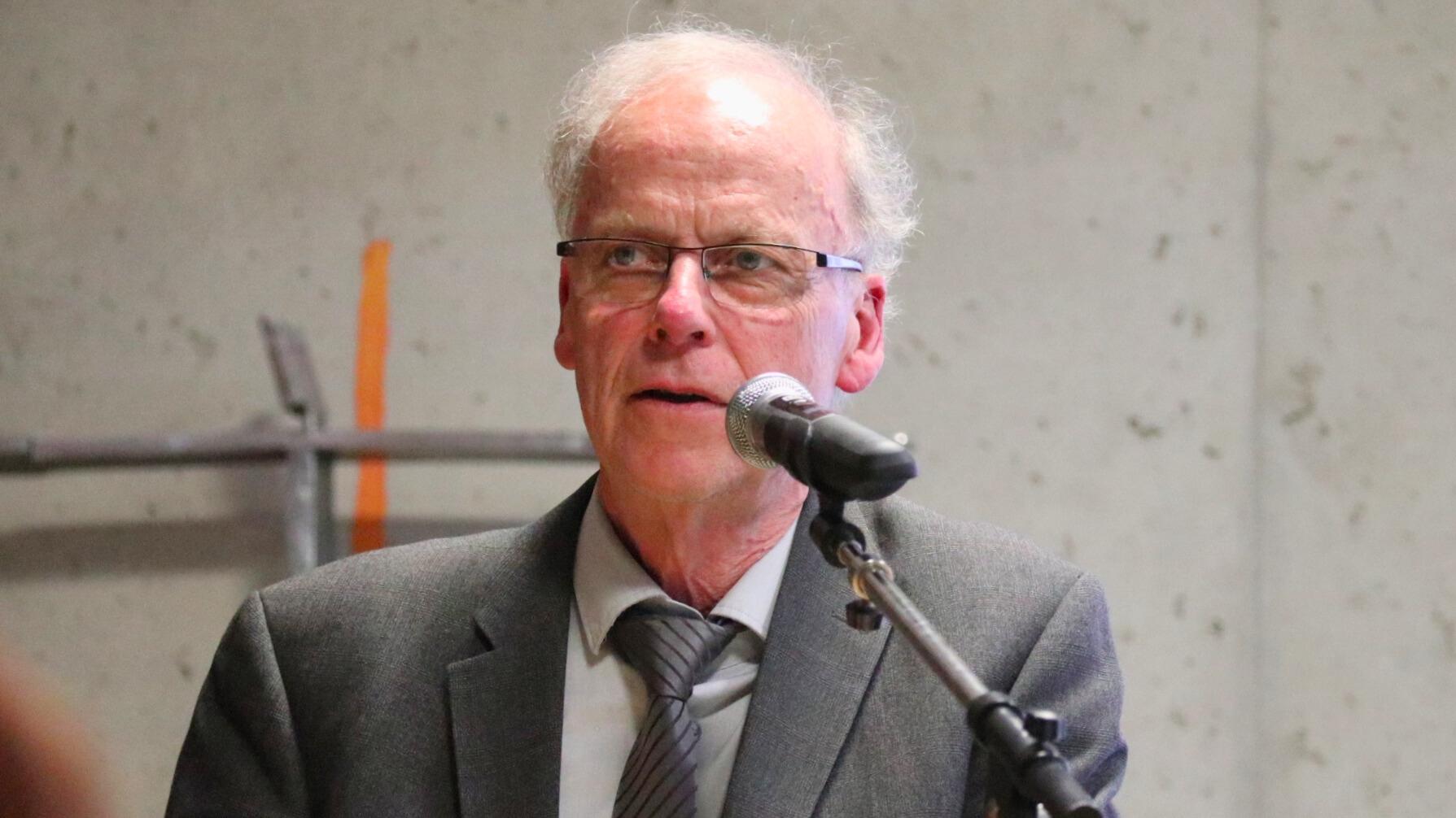 Prof. em. Dr. Albert Gerhards