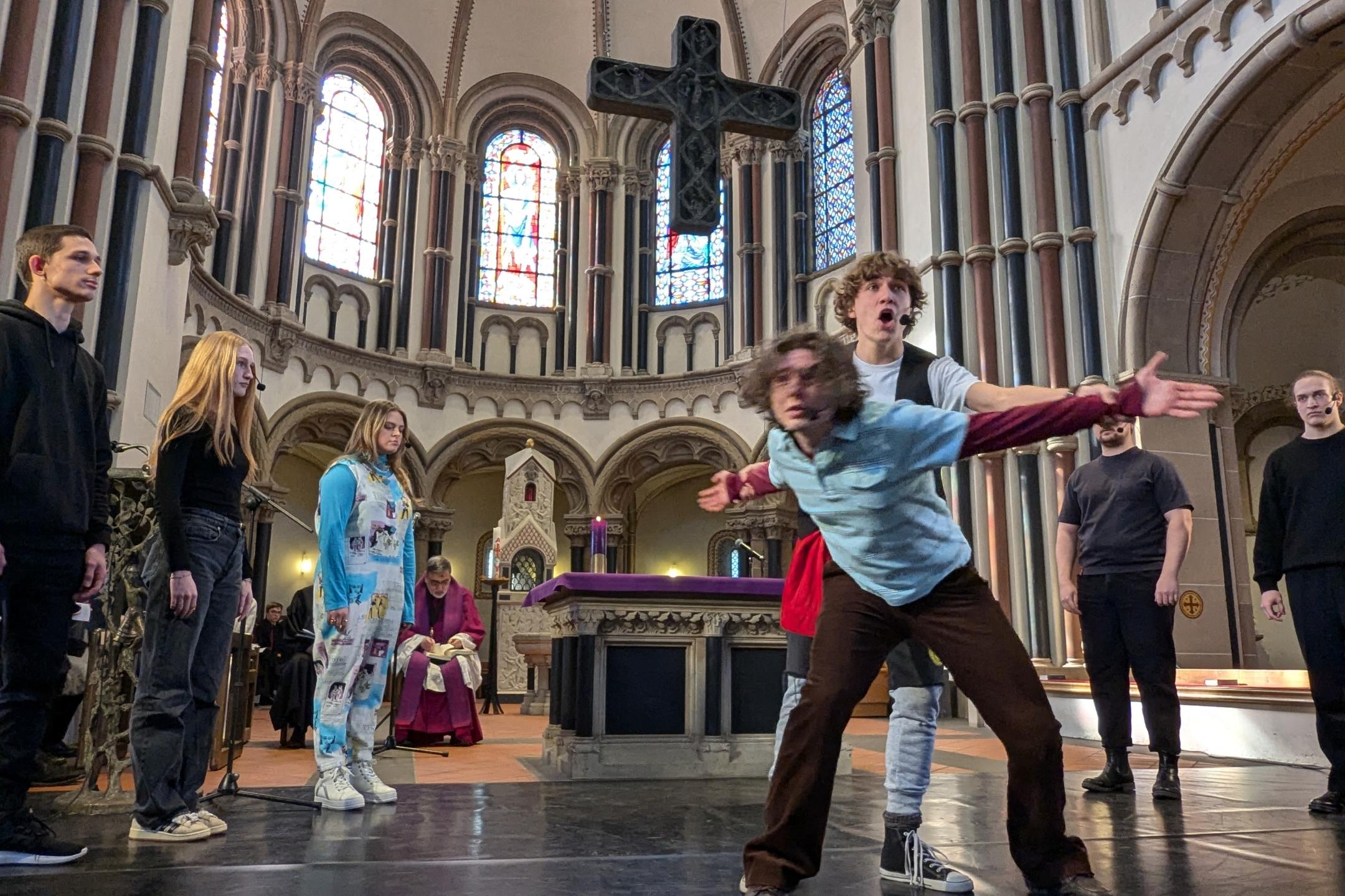 Das Jugendtheater mit einem Stück aus dem Musical 'Be More Chill'
