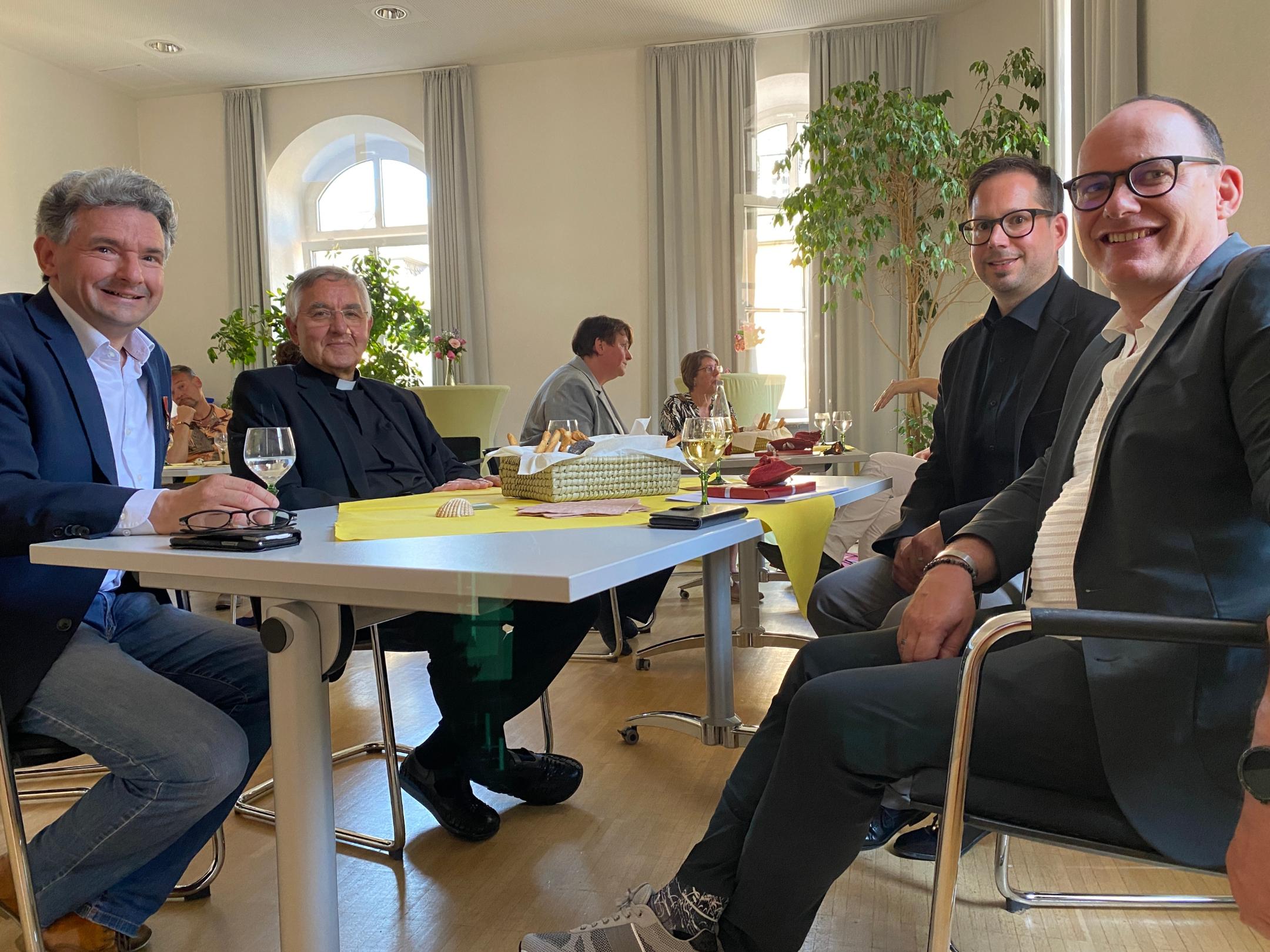 Austausch nach Überreichung der Urkunden