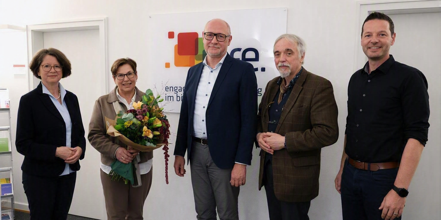 Bereichsleiterin Mechthild Schabo (links) hat die neue Abteilungsleiterin Michaela Tholl in der Bereichskonferenz begrüßt, zu der auch die Abteilungsleiter Ulrich Stinner, Dr. Andreas Zimmer und Dr. Thorsten Hoffmann (vlnr) gehören.