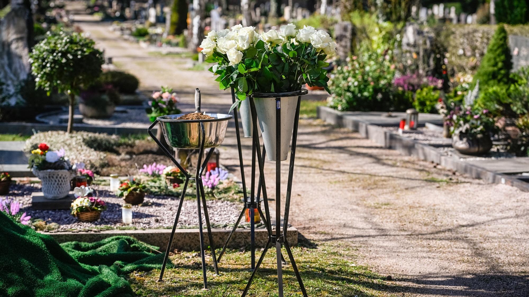 Grabstätte vor einer Beerdigung auf dem Friedhof in Bad Kreuznach