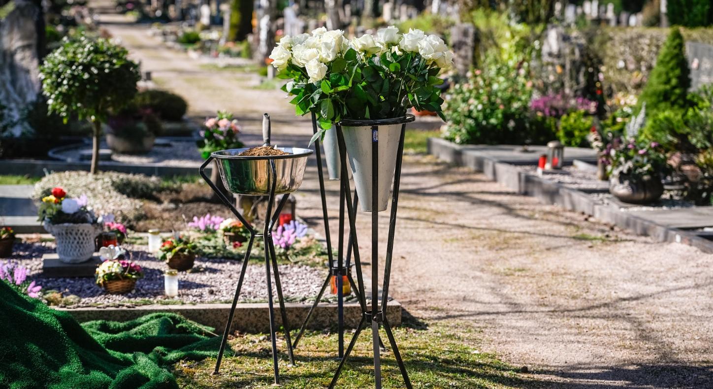 Grabstätte vor einer Beerdigung auf dem Friedhof in Bad Kreuznach