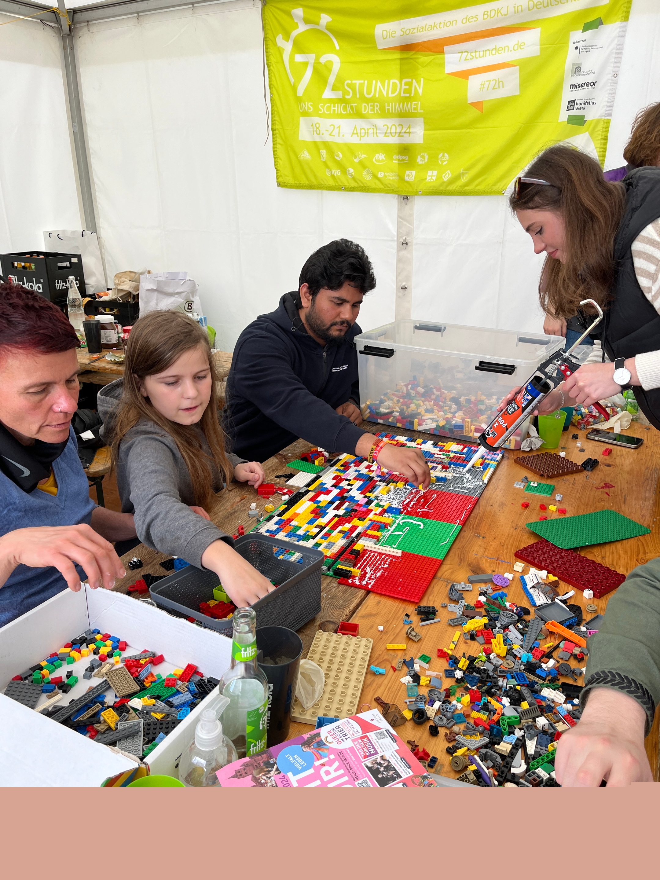 Hier wurden in 72 Minuten tolle Lego-Rampen für mehr Inklusion gebaut.