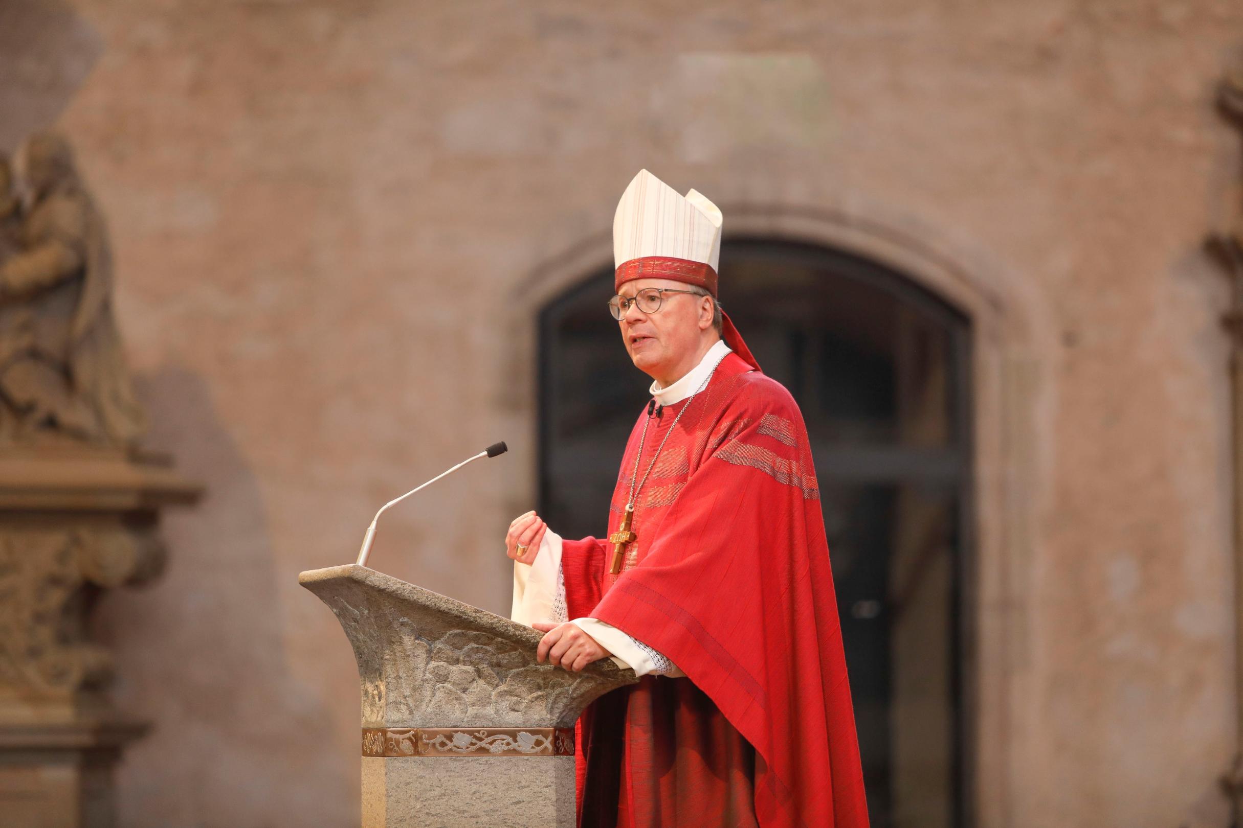 Bischof Ackermann bei der Predigt