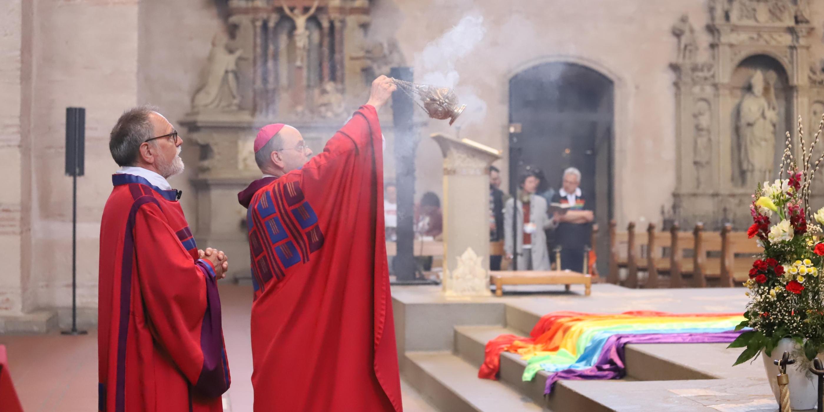 Archivfoto vom Gottesdienst mit Weihbischof Brahm im vergangenen Jahr - mitgestaltet von Mitgliedern des Arbeitskreis „Queer im Bistum Trier”