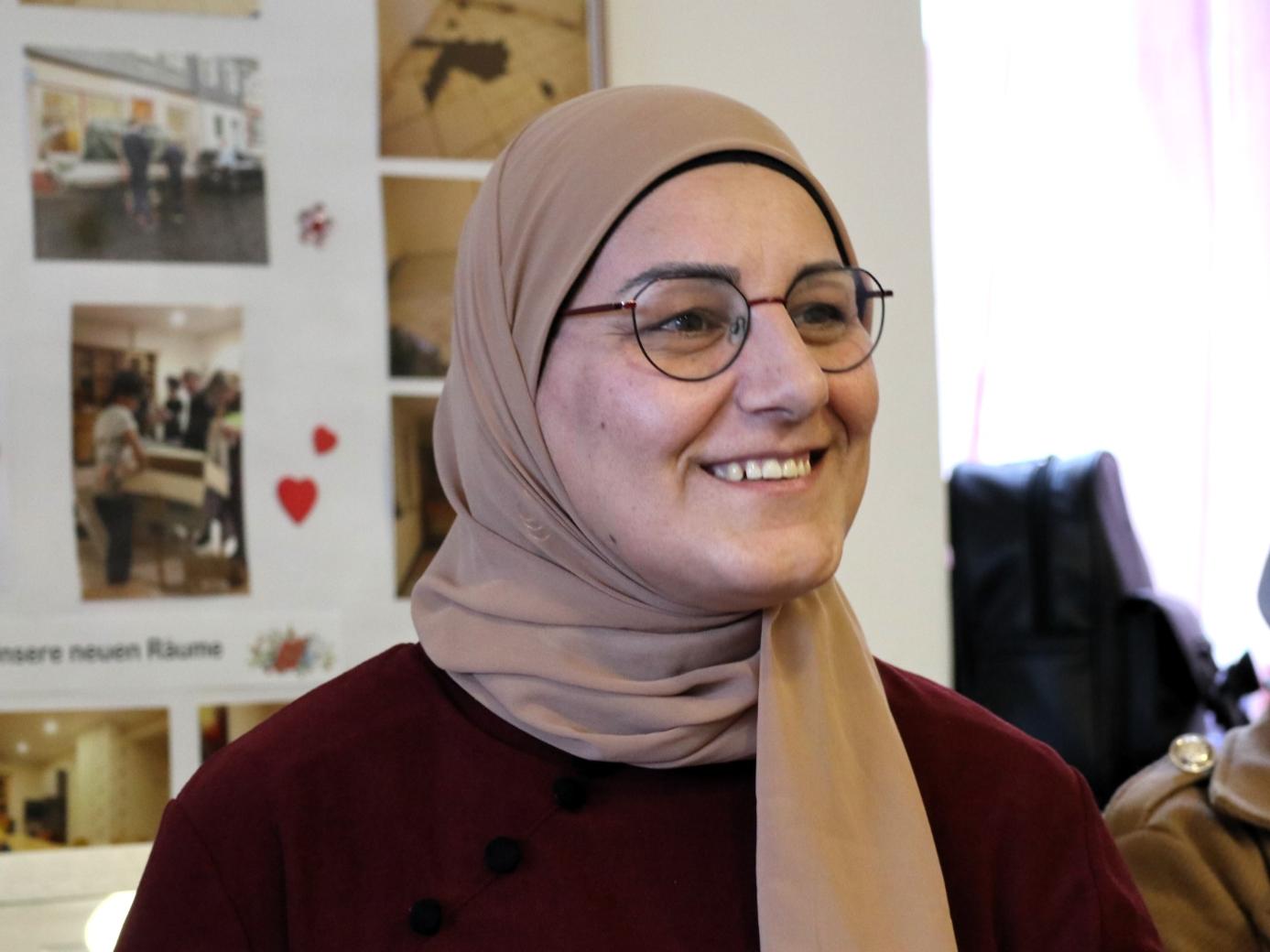 Laobra Alkordi verbessert hier gerne zusammen mit den anderen ihre Deutschkenntnisse.