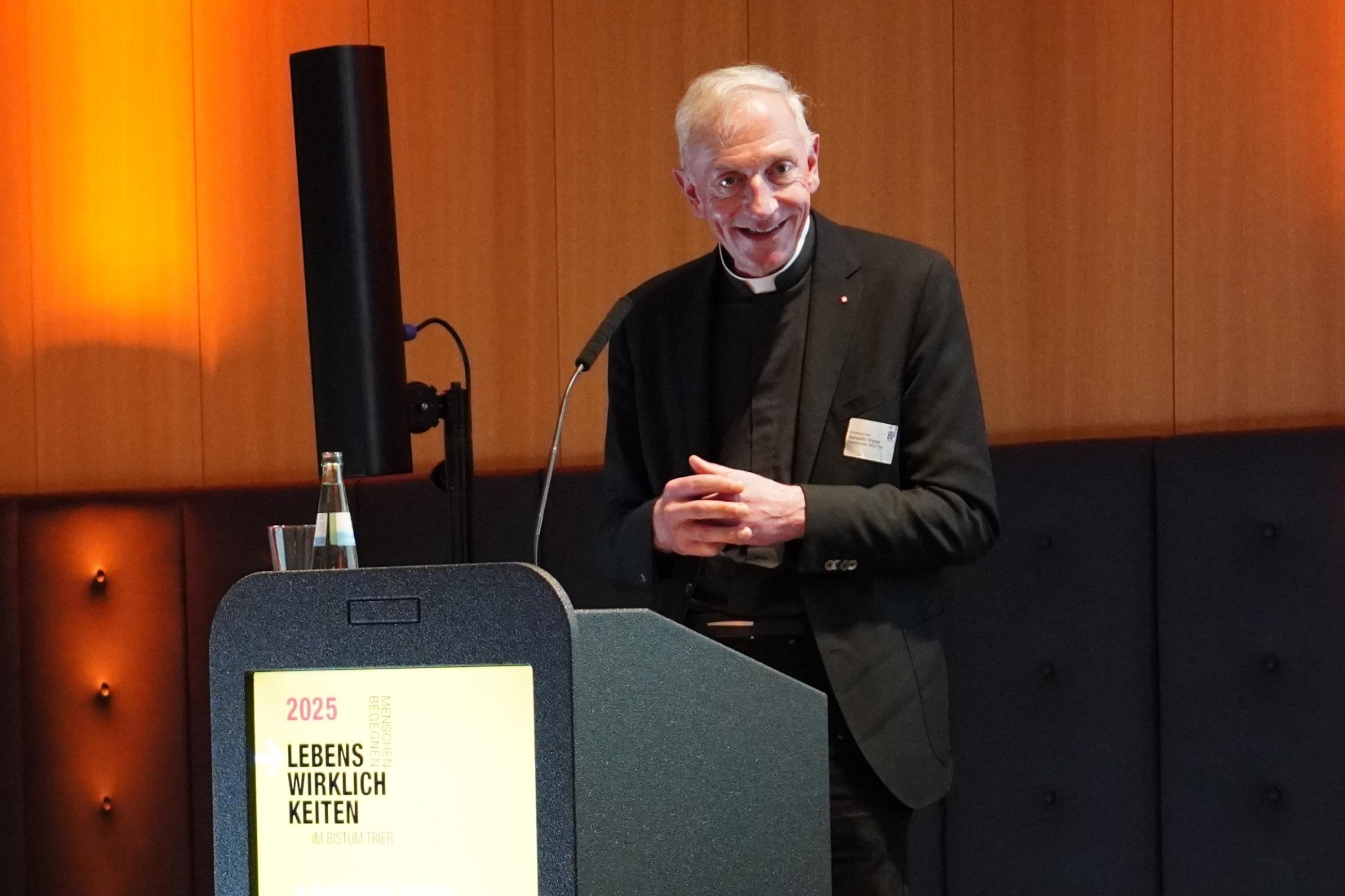 Der Vorstandsvorsitzende des Caritasverbands für die Diözese Trier, Domkapitular Benedikt Welter, warb dafür, sich beim kommenden Umlauf 2027 auf Begegnungen mit Menschen außerhalb des eigenen Alltags einzulassen. 