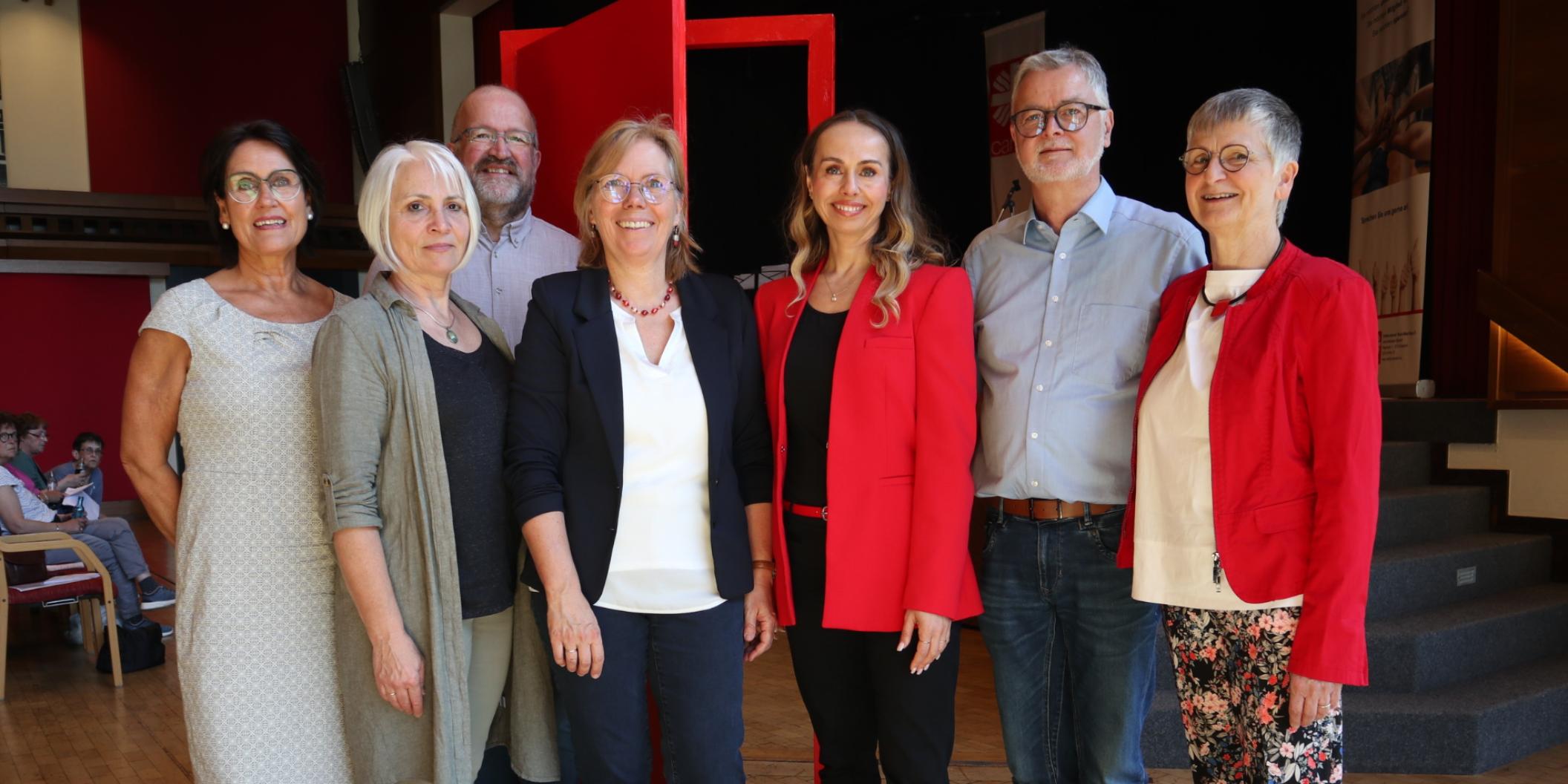 Setzen sich für Menschen in schwierigen Lebenslagen ein (v. links): Monika Lautwein, Anita Brucherseifer, Bernd Wagener, Elke Latsch, Ramona Mittler, Eberhard Köhler und Rita Schneider-Zuche.