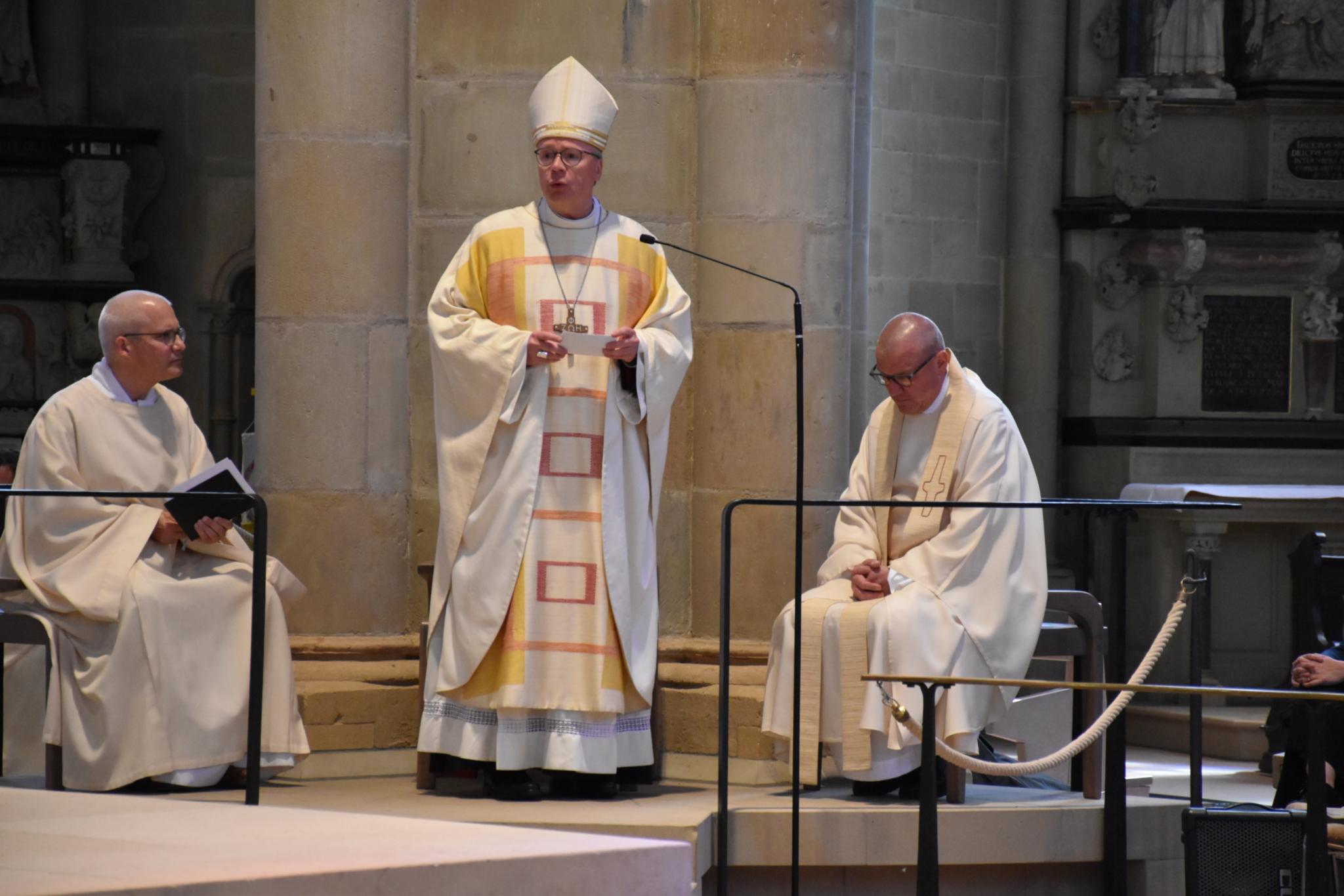 Bischof Ackermann bei der Predigt.