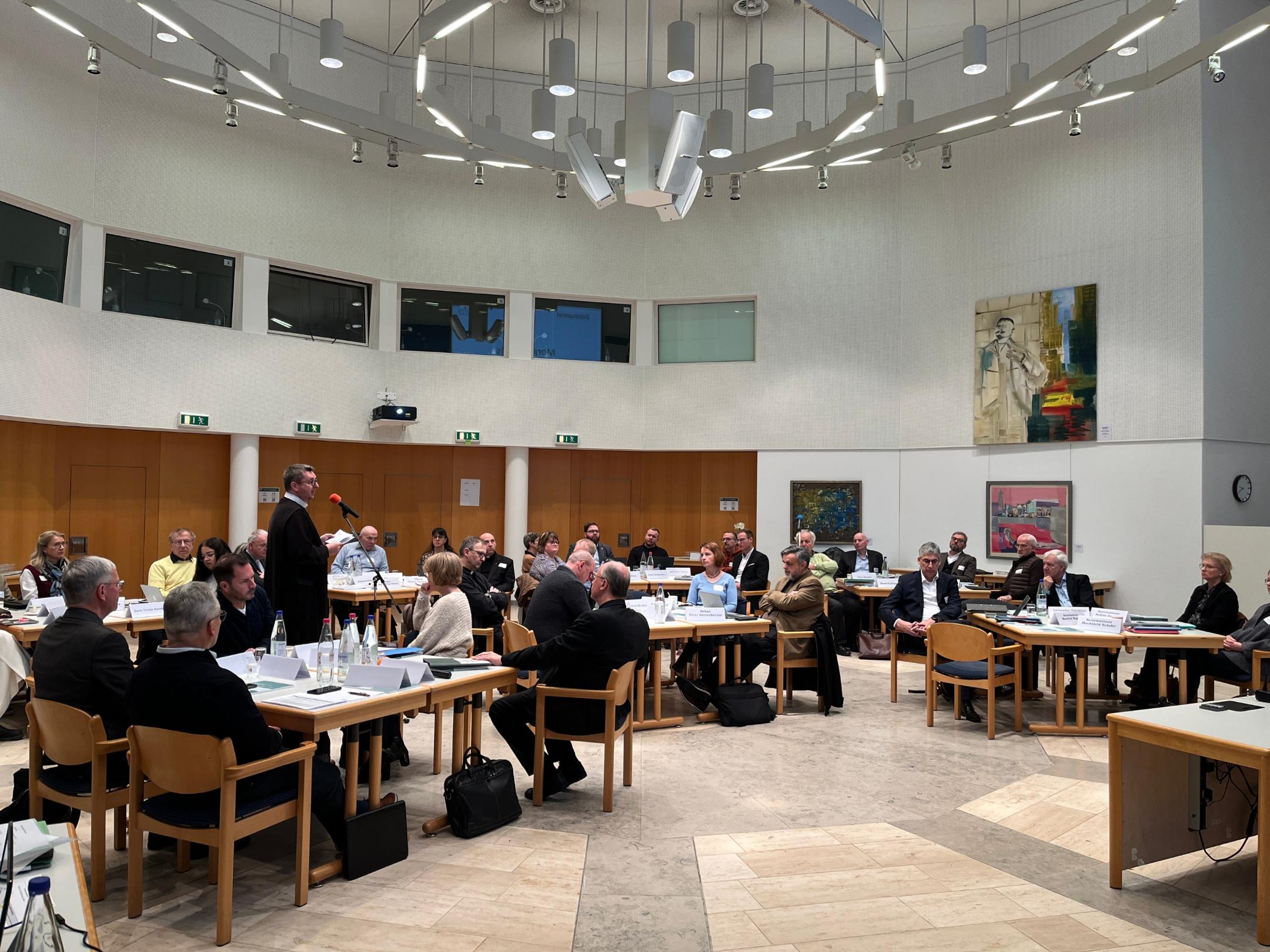 Vorstandsmitglied Bruder Peter Berg gibt einen spirituellen Impuls