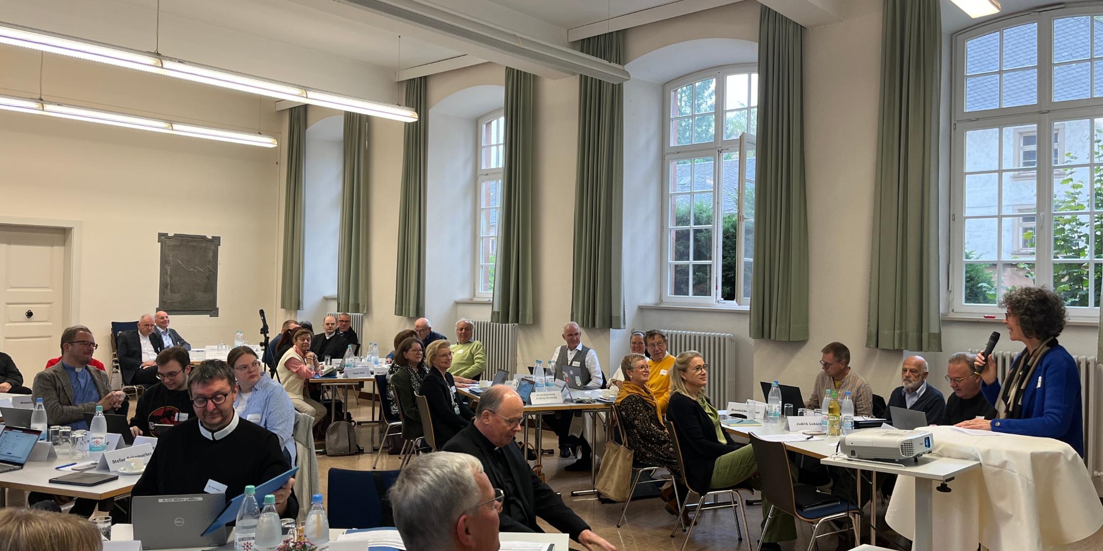 Dr. Elfriede Franz eröffnete den Tag mit einem geistlichen Impuls