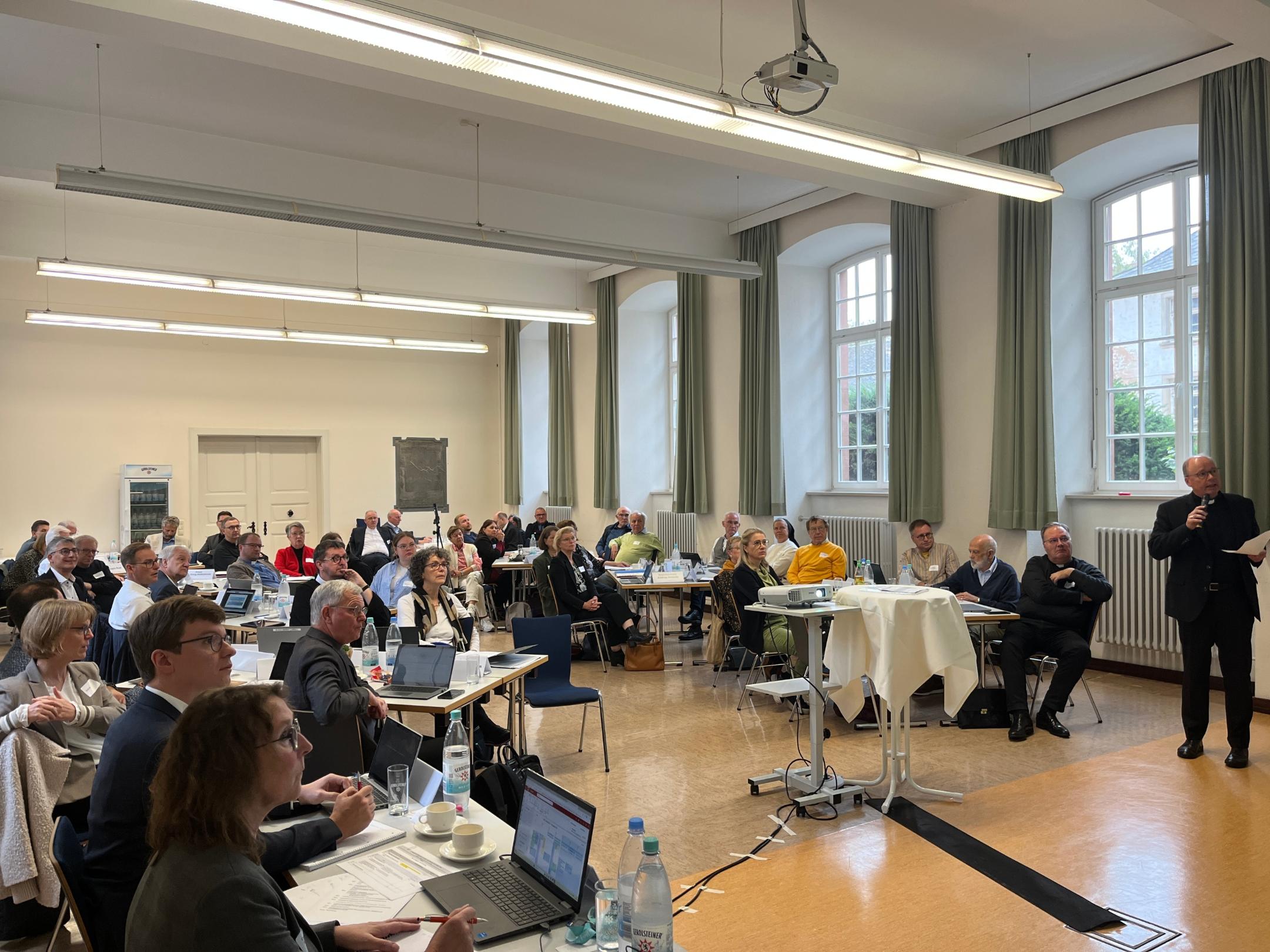 Bischof Ackermann spricht über das Thema Synodalität