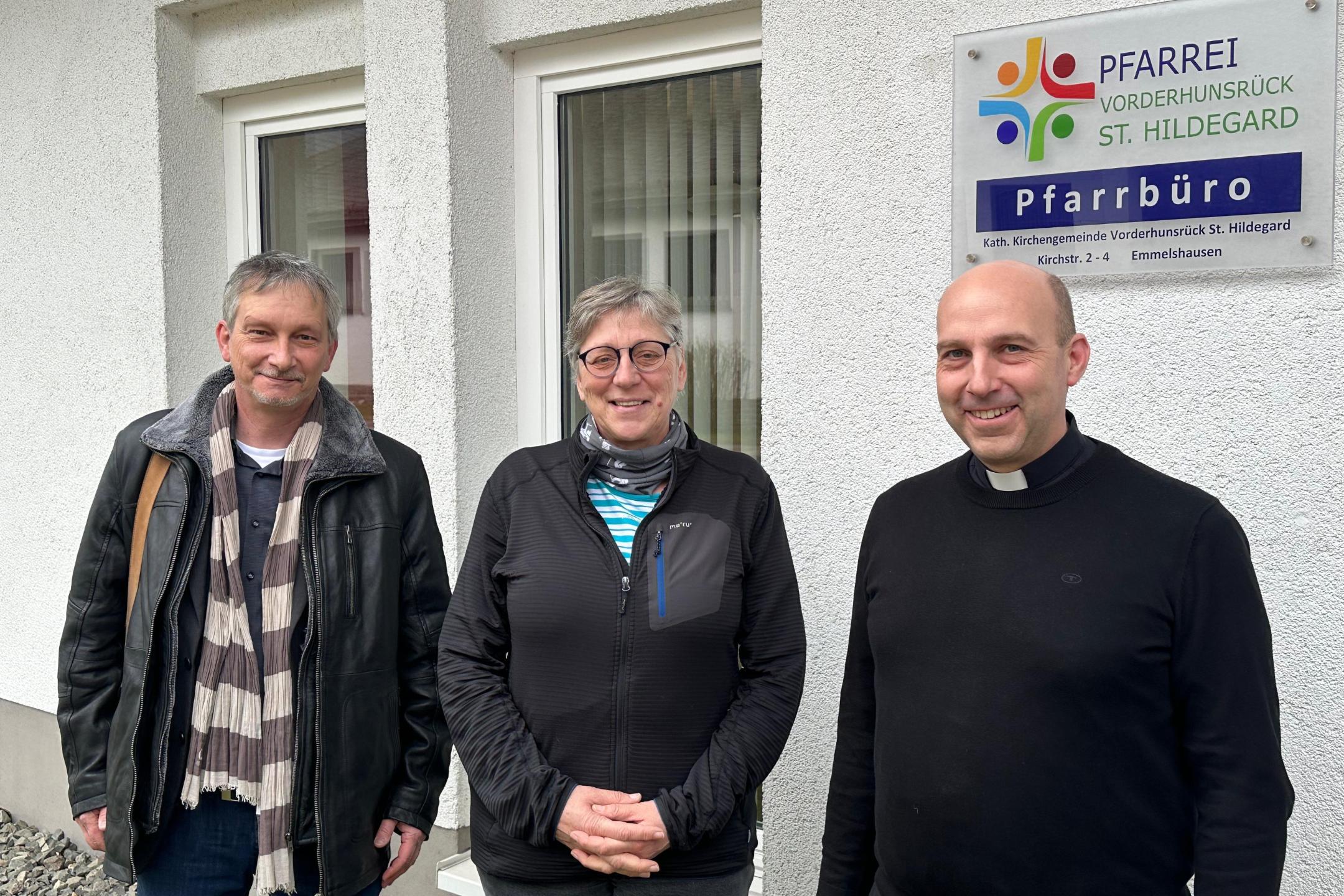 Dr. Jens Werner, Petra Kollmar und Pfarrer Christian Adams