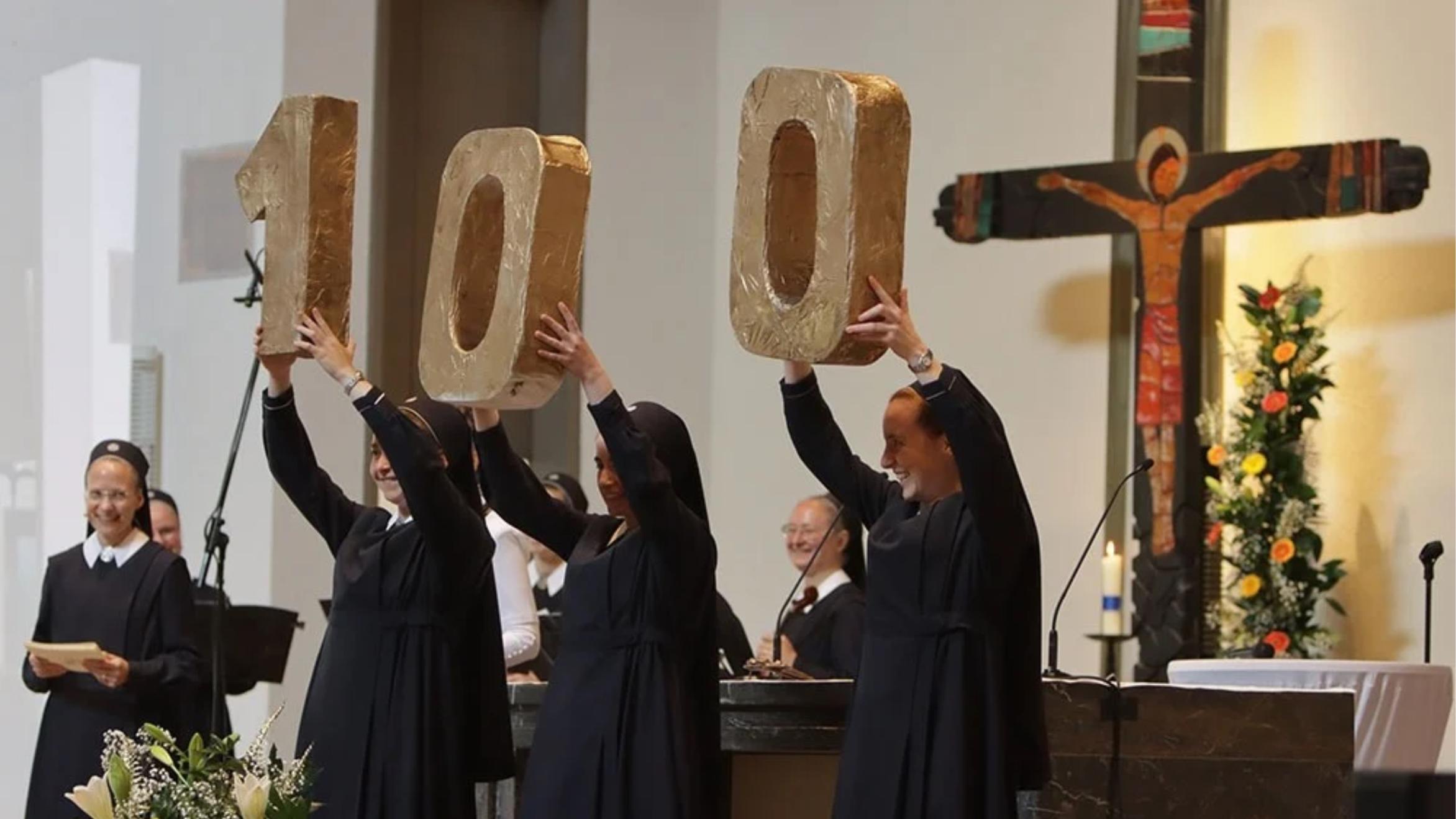 Freude und Dankbarkeit waren beim Festakt in der Pilgerkirche in Schönstatt spürbar. Die Marienschwestern feierten mit über 1.700 Personen das 100. Jubiläum.