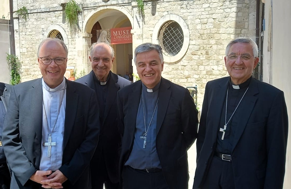 Bischof Ackermann, Bistumskanzler Lino Arcangeli, Erzbischof Gianpiero Palmieri, Weihbischof Gebert (vlnr.)