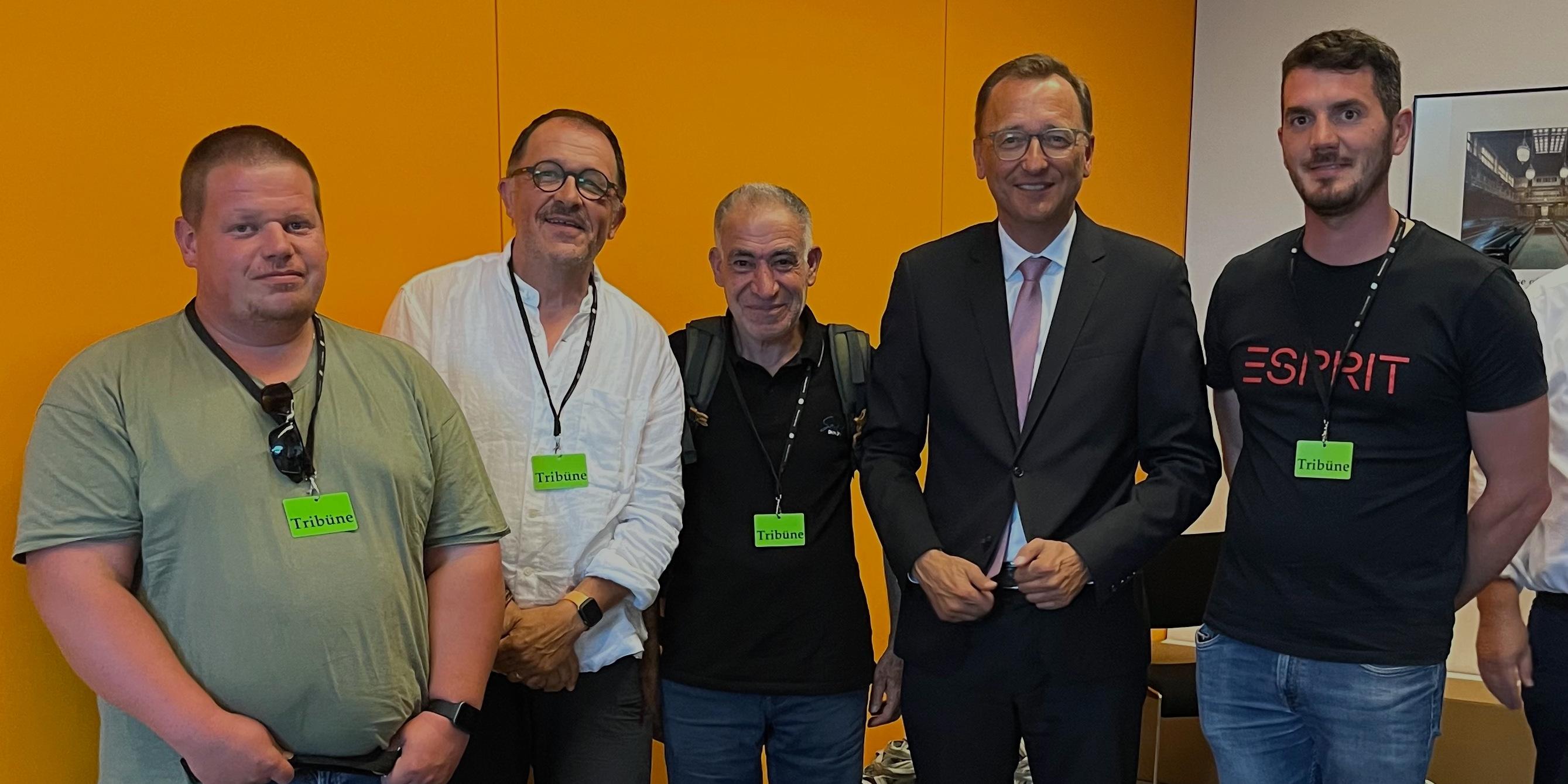 Der Bundestagsabgeordnete Josef Oster (Zweiter v. rechts) konnte Mitarbeitern der CarMen gGmbH Koblenz und Hermann Trapp, Mitglied im Programmteam von Lebenswirklichkeiten (Zweiter v. links) seine Arbeit hautnah vorstellen.