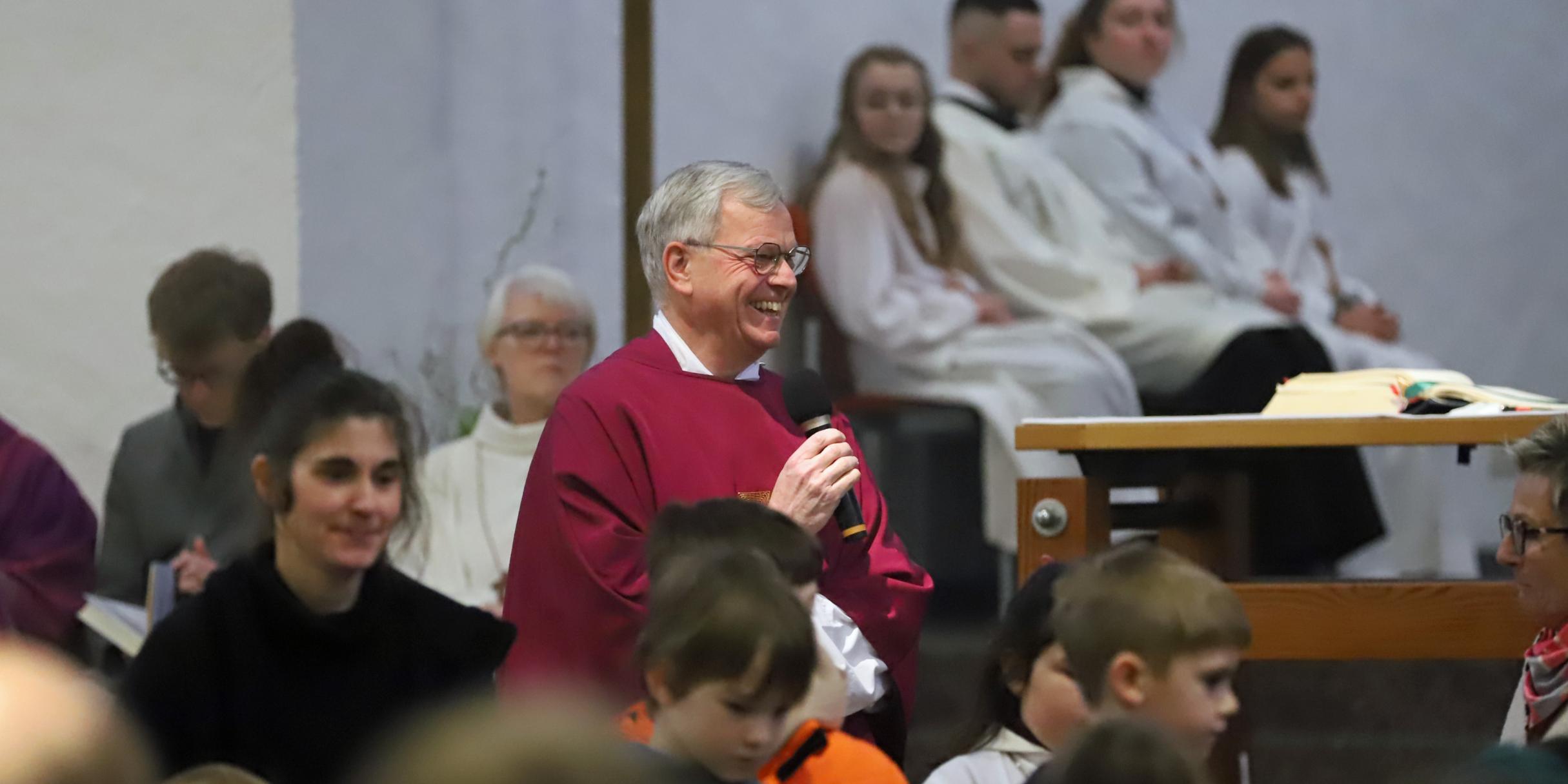 Generalvikar von Plettenberg zelebrierte den Gottesdienst