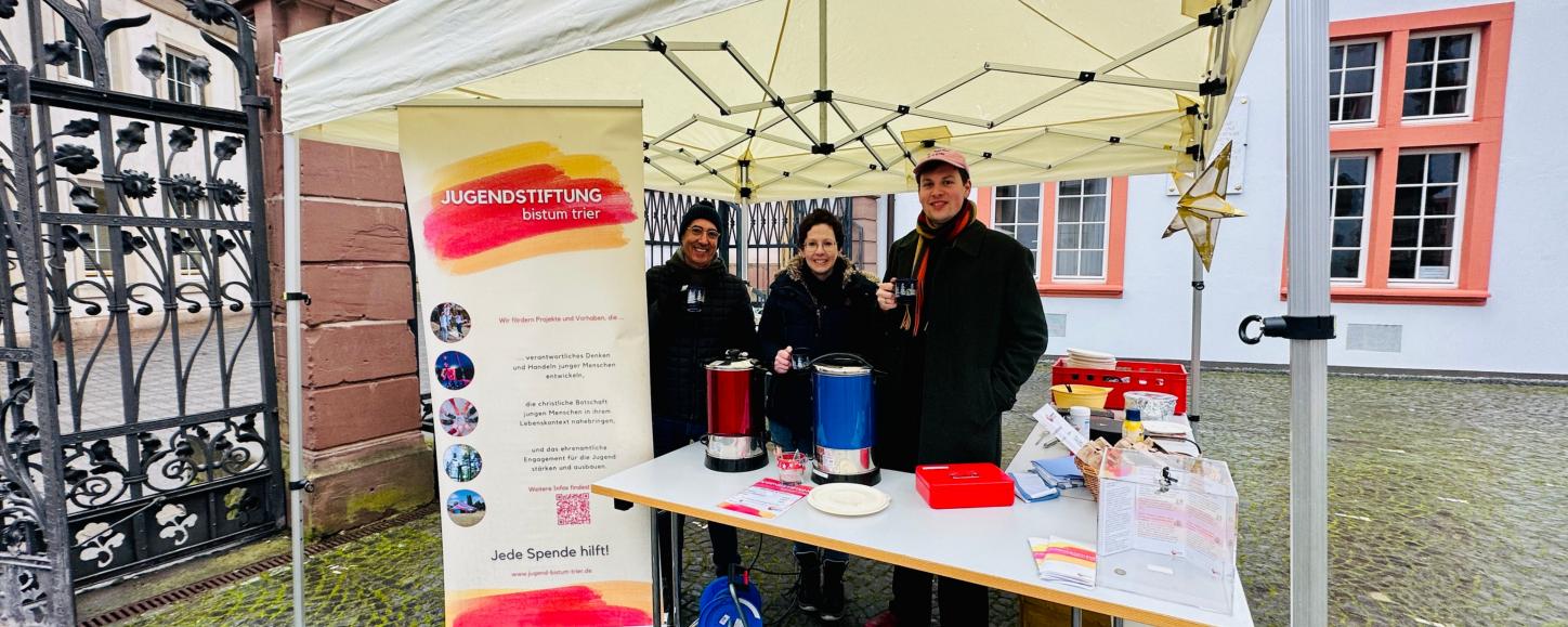 Waffeln- und Glühweihnverkauf für sozial benachteiligte Kids