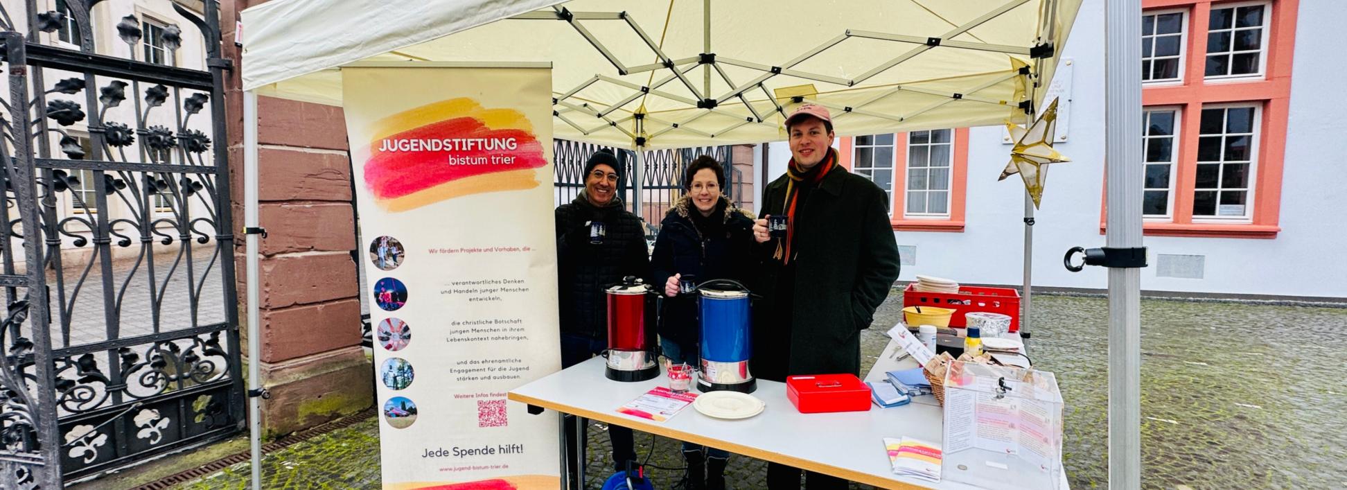 Waffeln- und Glühweihnverkauf für sozial benachteiligte Kids