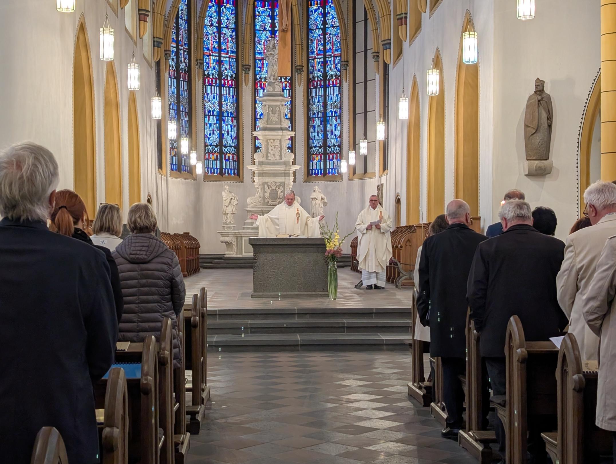 Gemeinsamer Gottesdienst in der Jesuitenkirche unter der Leitung von Generalvikar von Plettenberg.