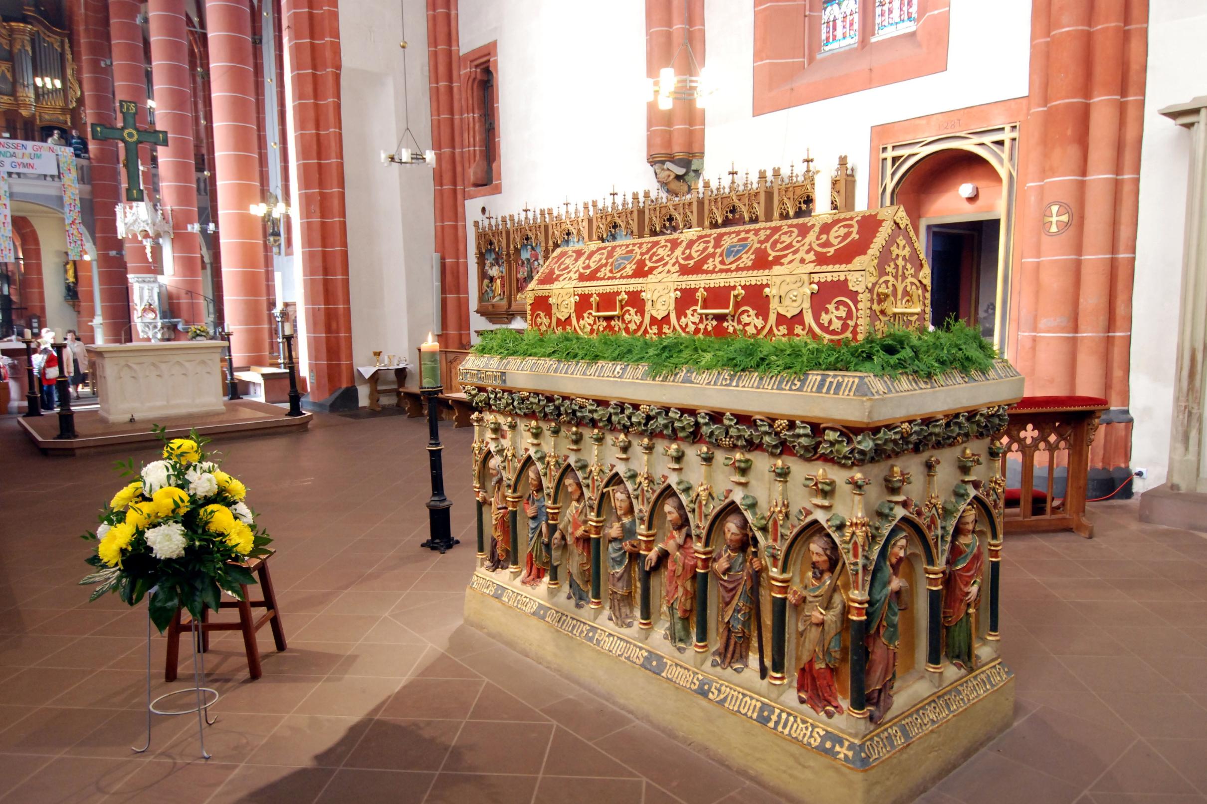 Schrein in der Basilika St. Wendel