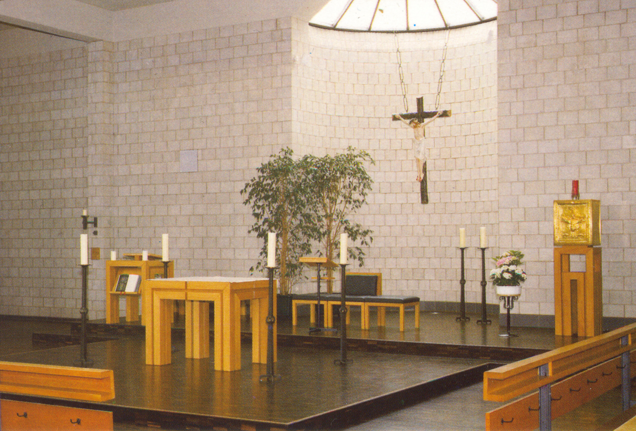 Die Heilig-Kreuz-Kirche auf der Folsterhöhe.