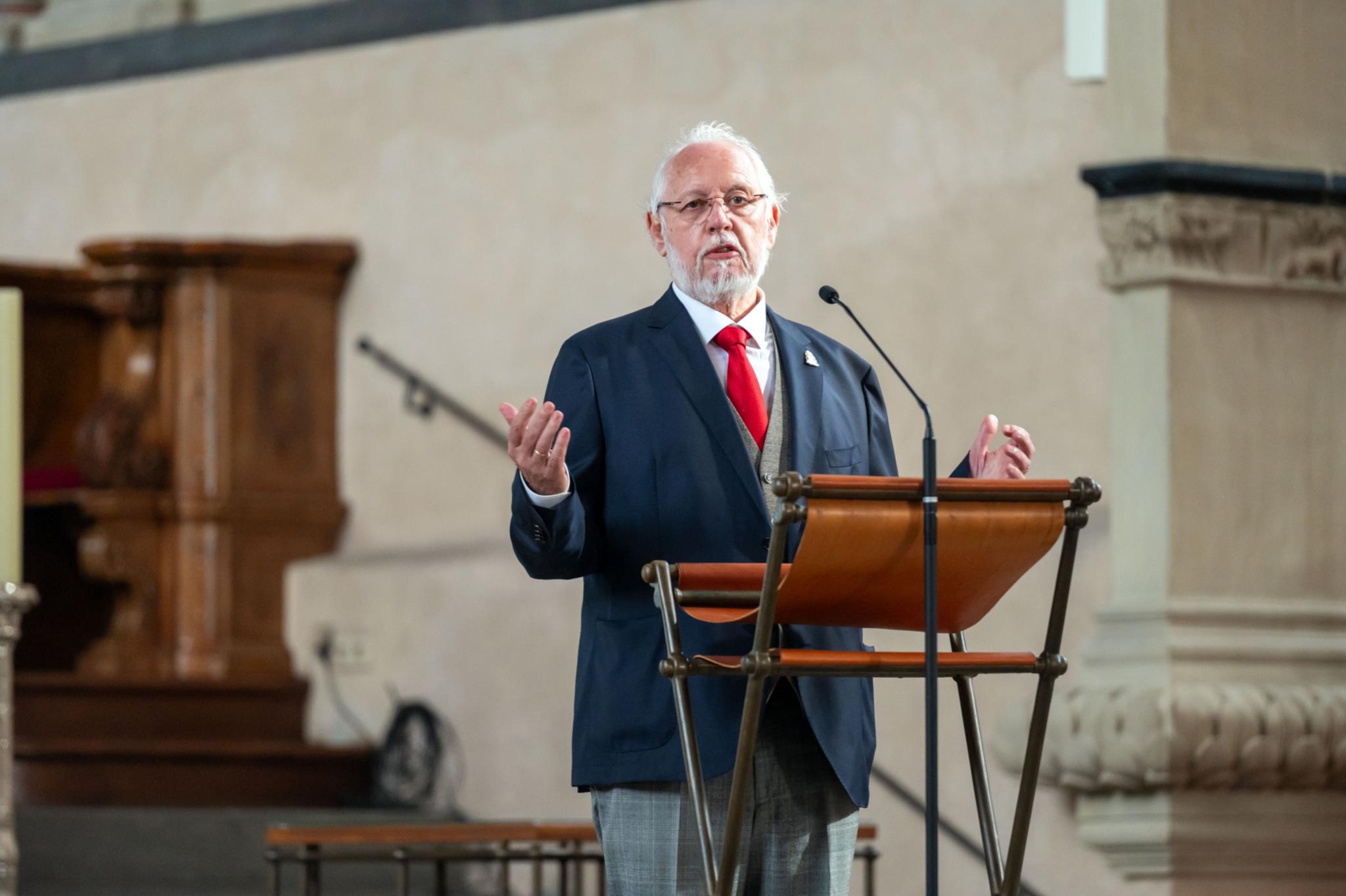 Der gebürtige Pole Henryk Sienkiewicz fungierte damals als Übersetzer