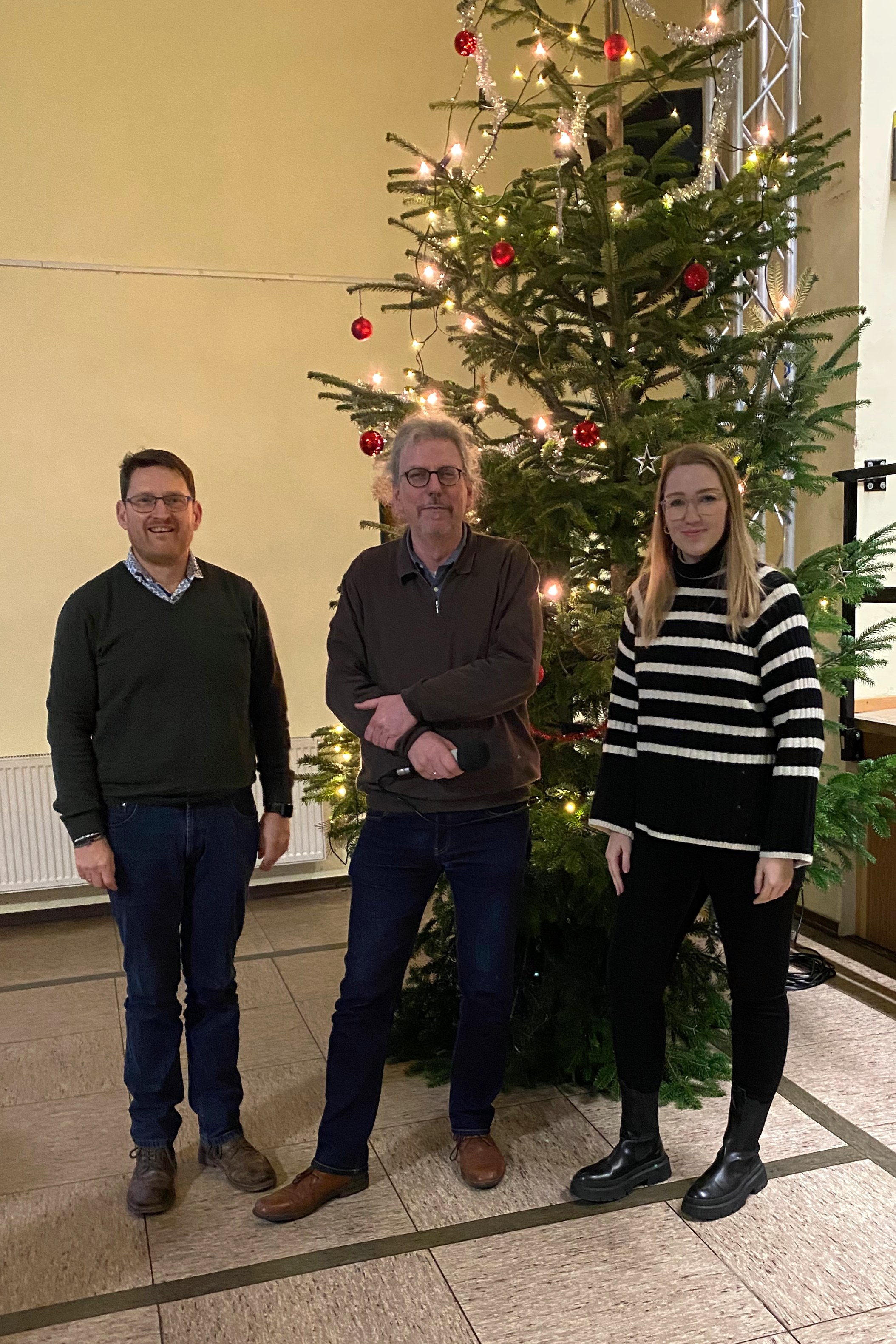 Im Interview für RPR 1: Roland Hinzmann, Stefan Weinert und Selina Schuler (vlnr.)