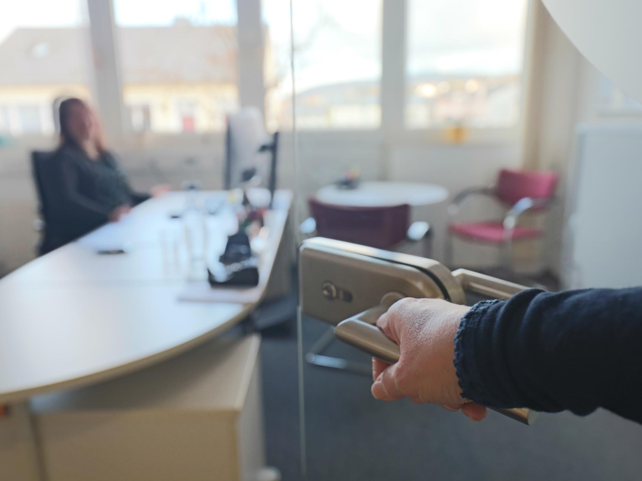 Viele Menschen finden bei der Lebensberatung Hilfe