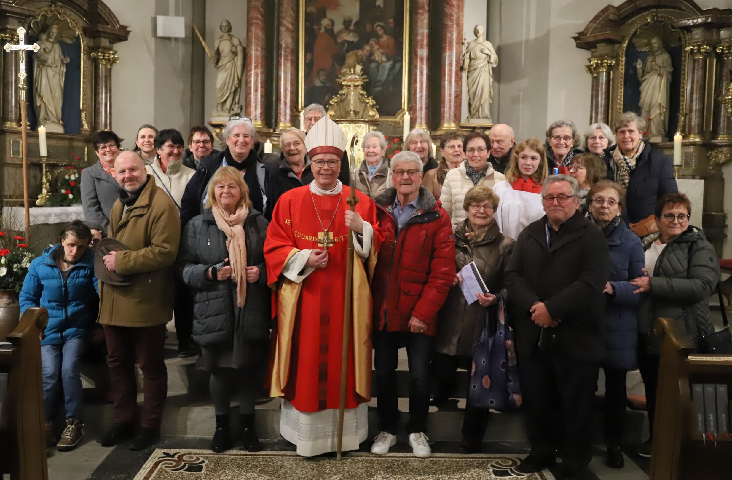 Gruppenfoto, Verwandte des Seligen Eudard Profittlich und Bischof Ackermann