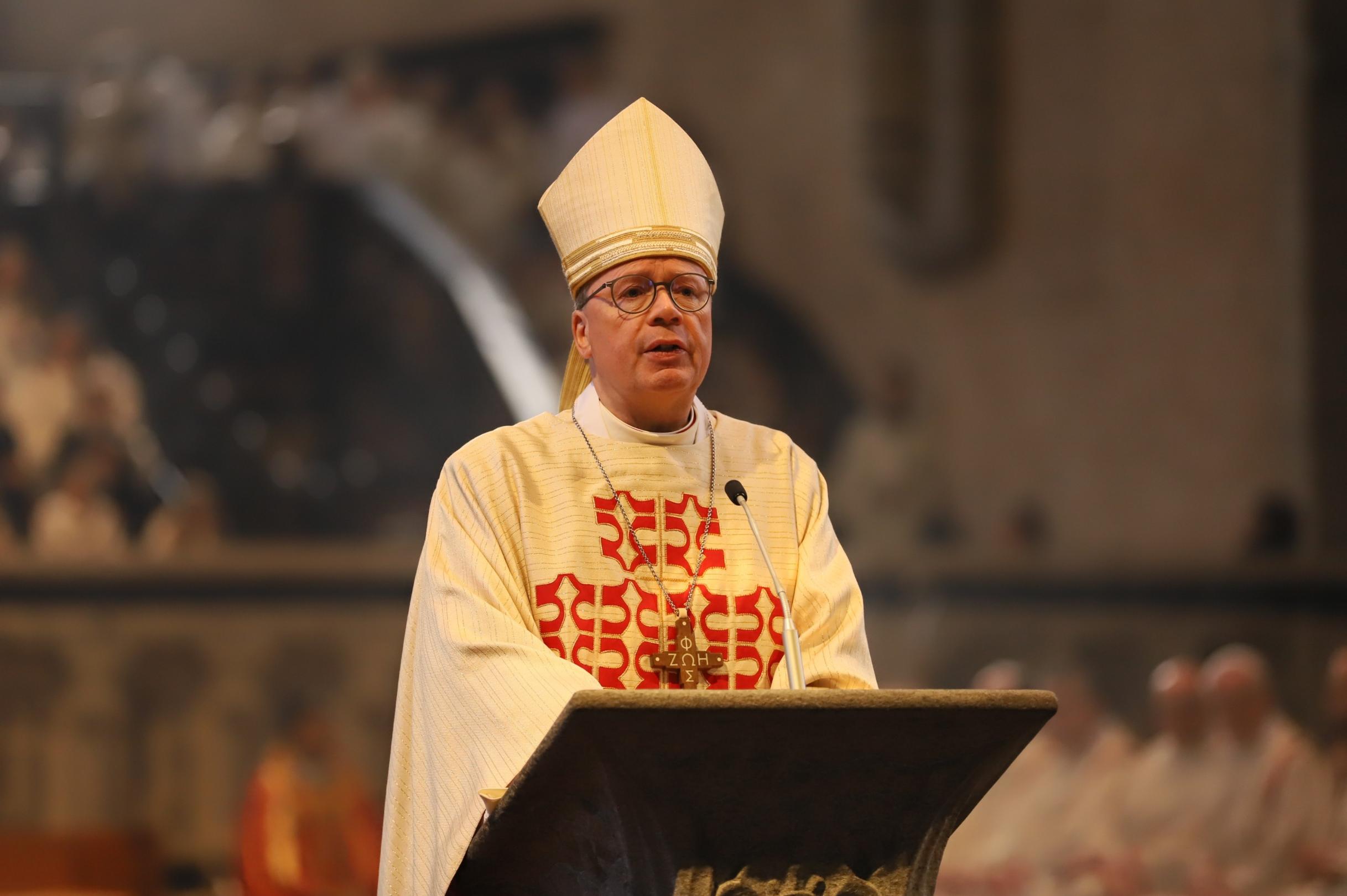 Bischof Ackermann bei der Predigt