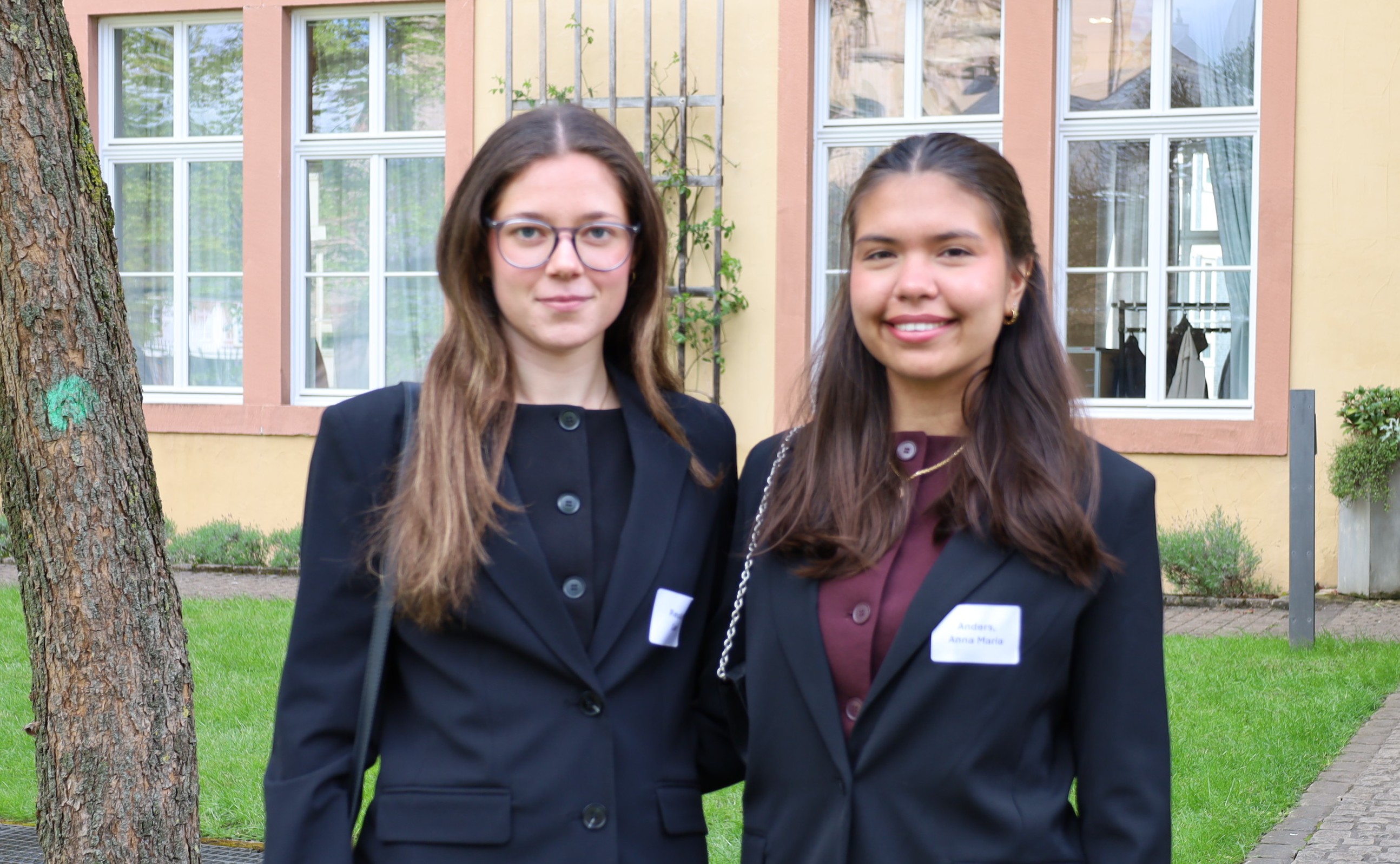 Laura Reuland (links) und Anna Maria Anders