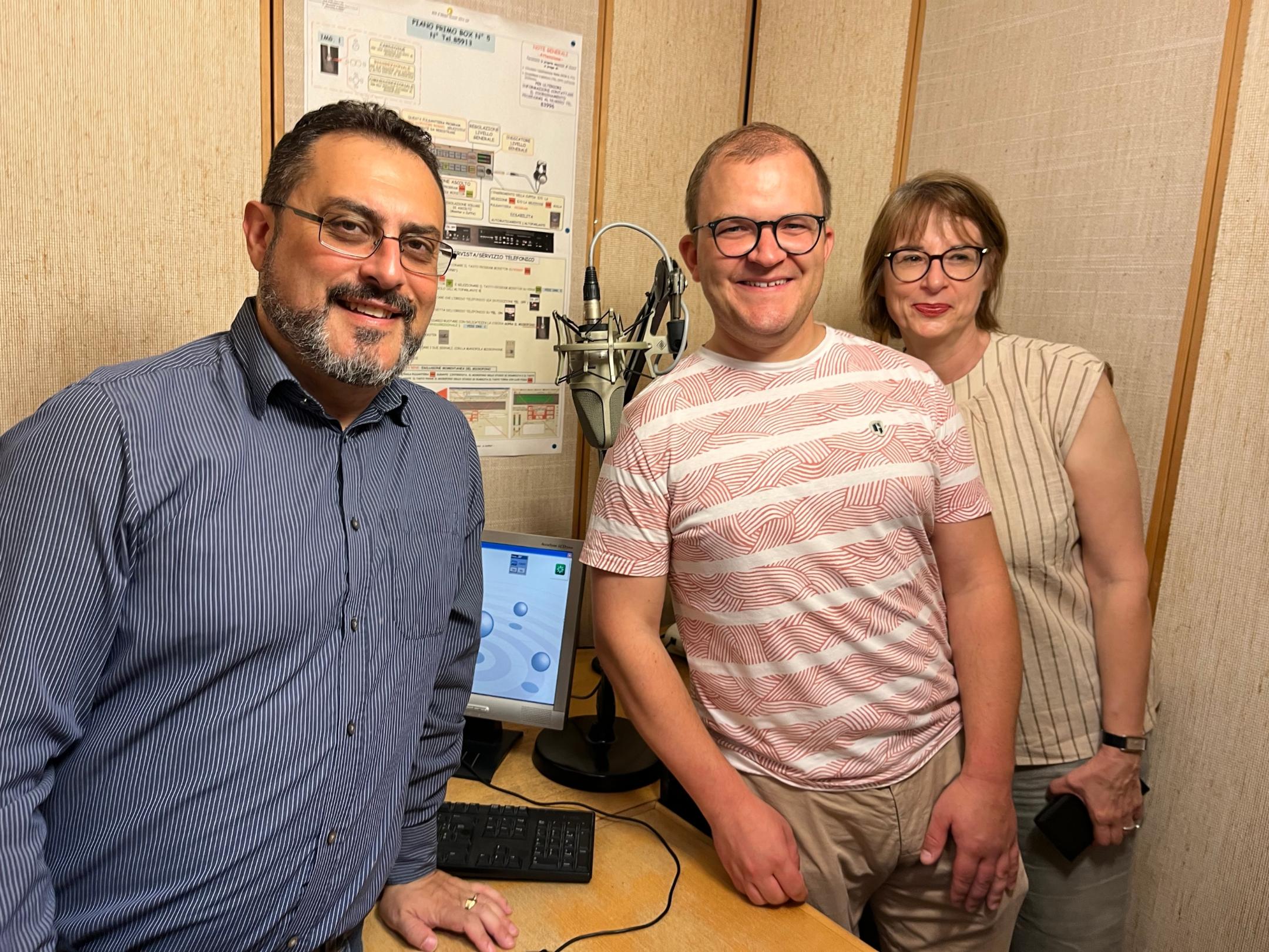 Besuch bei Radio Vatikan von zwei Mitgliedern des Domchors