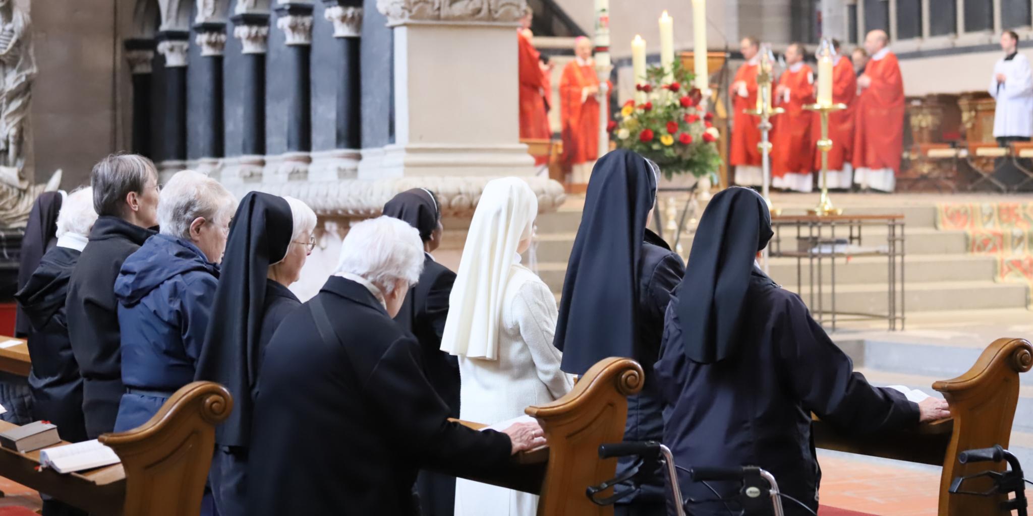 Rund 140 Priester und etwa 90 Ordenschristen feierten Gottesdienst