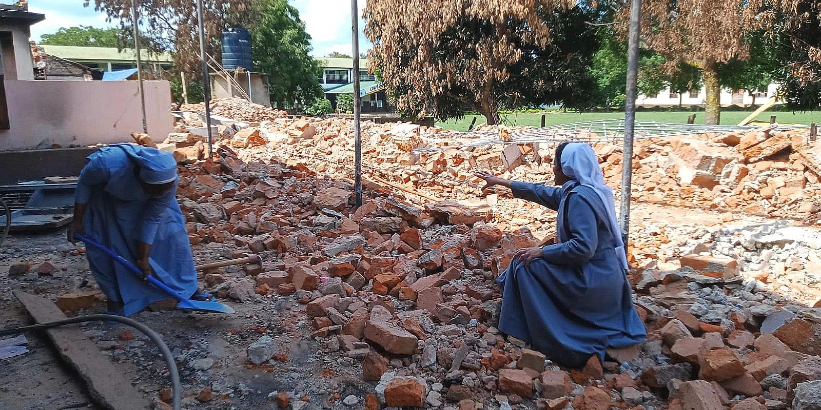 Durch einen Brand ist ein Internat des Ordens in Tansania zerstört worden. Bei dem Begegnungsfest wird Geld für den Wiederaufbau gesammelt.