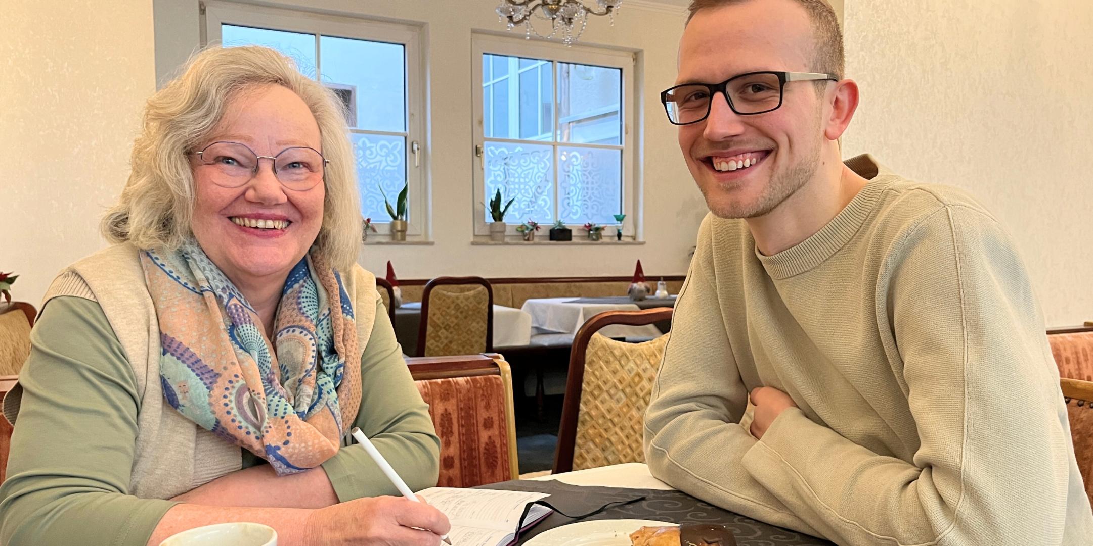 Björn Janßen ist Vorsitzender des Pfarrgemeinderates der Pfarrei Maria Himmelfahrt in Bendorf-Sayn. Regelmäßig tauscht er sich mit Gemeindereferentin Judith Richter aus. Sie ist Geistliche Begleiterin des kirchlichen Gremiums