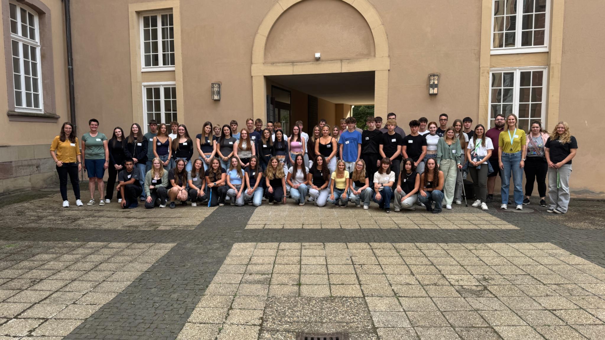 Firmlinge aus dem Pastoralen Raum Daun verbringen als erste Gruppe ein Wochenende im neuen Jugend- und Gästehaus des Bistums Trier.