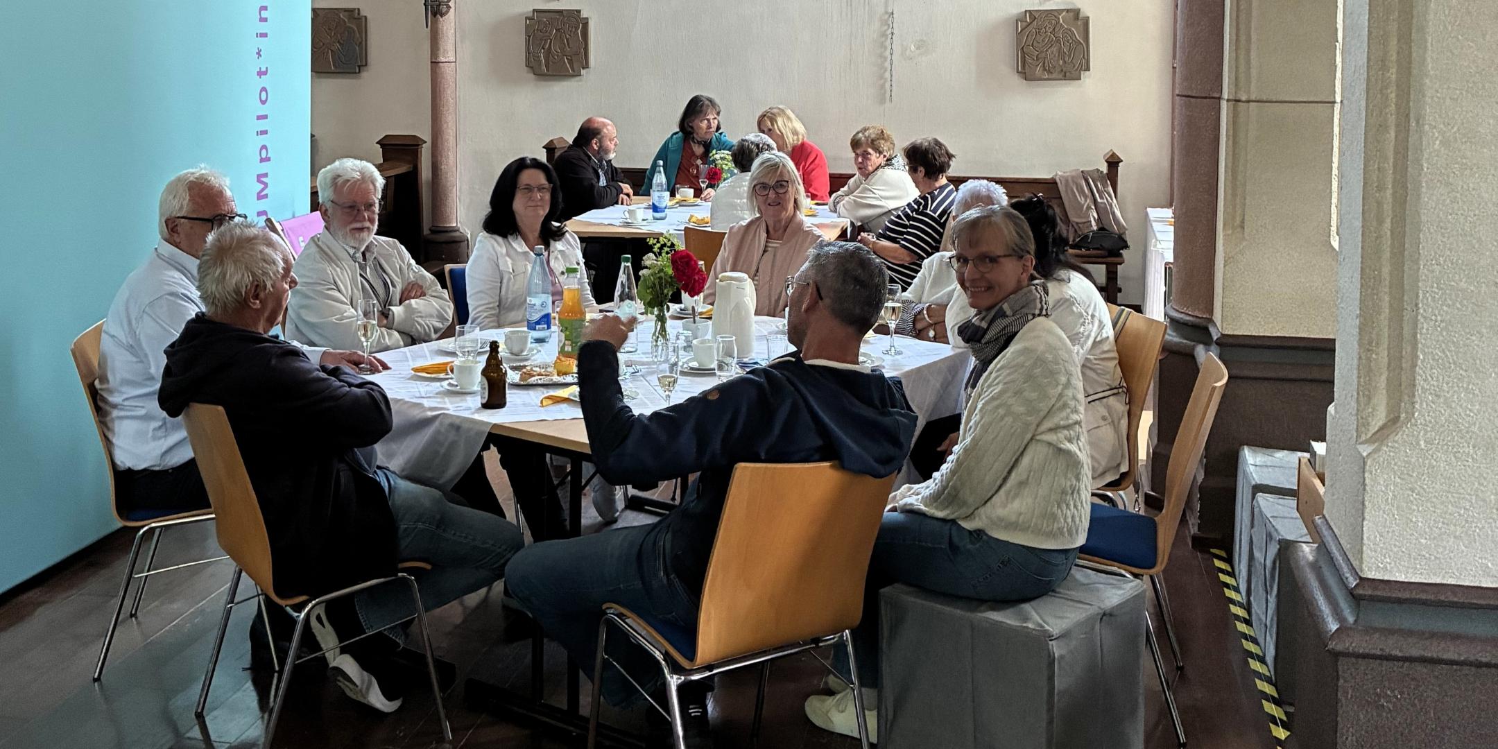 Die Verantwortlichen in Kehrig laden zum Mittsommer-Feiern ins Kultur Café ein.