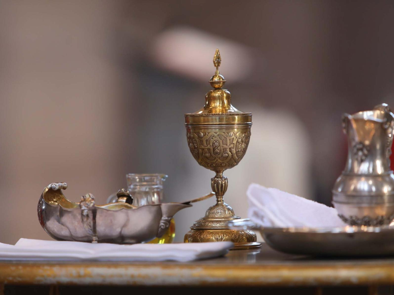 Kelch und Hostienschale