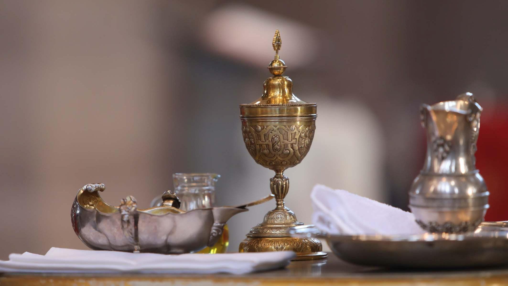 Kelch und Hostienschale