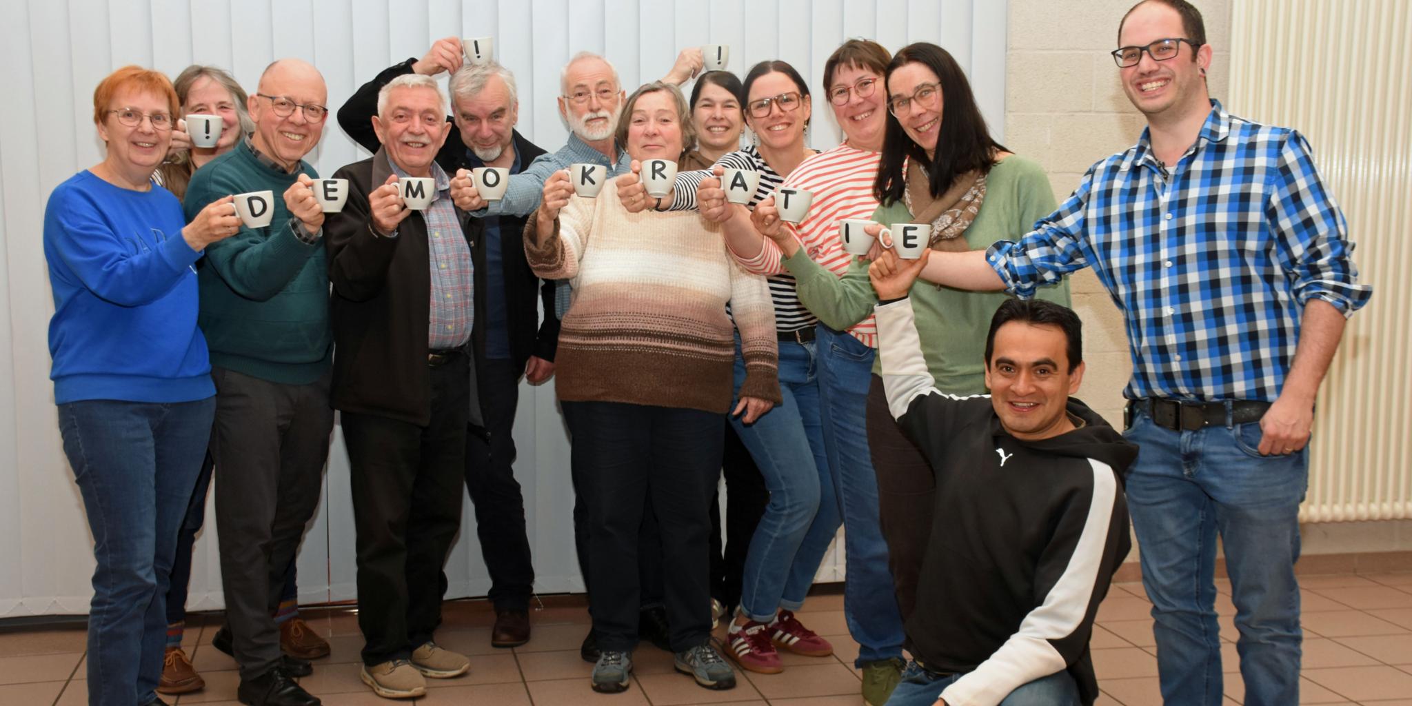 Der Pfarrgemeinderat lädt alle Interessierten zu einem Getränk ein, um gemeinsam anzustoßen.