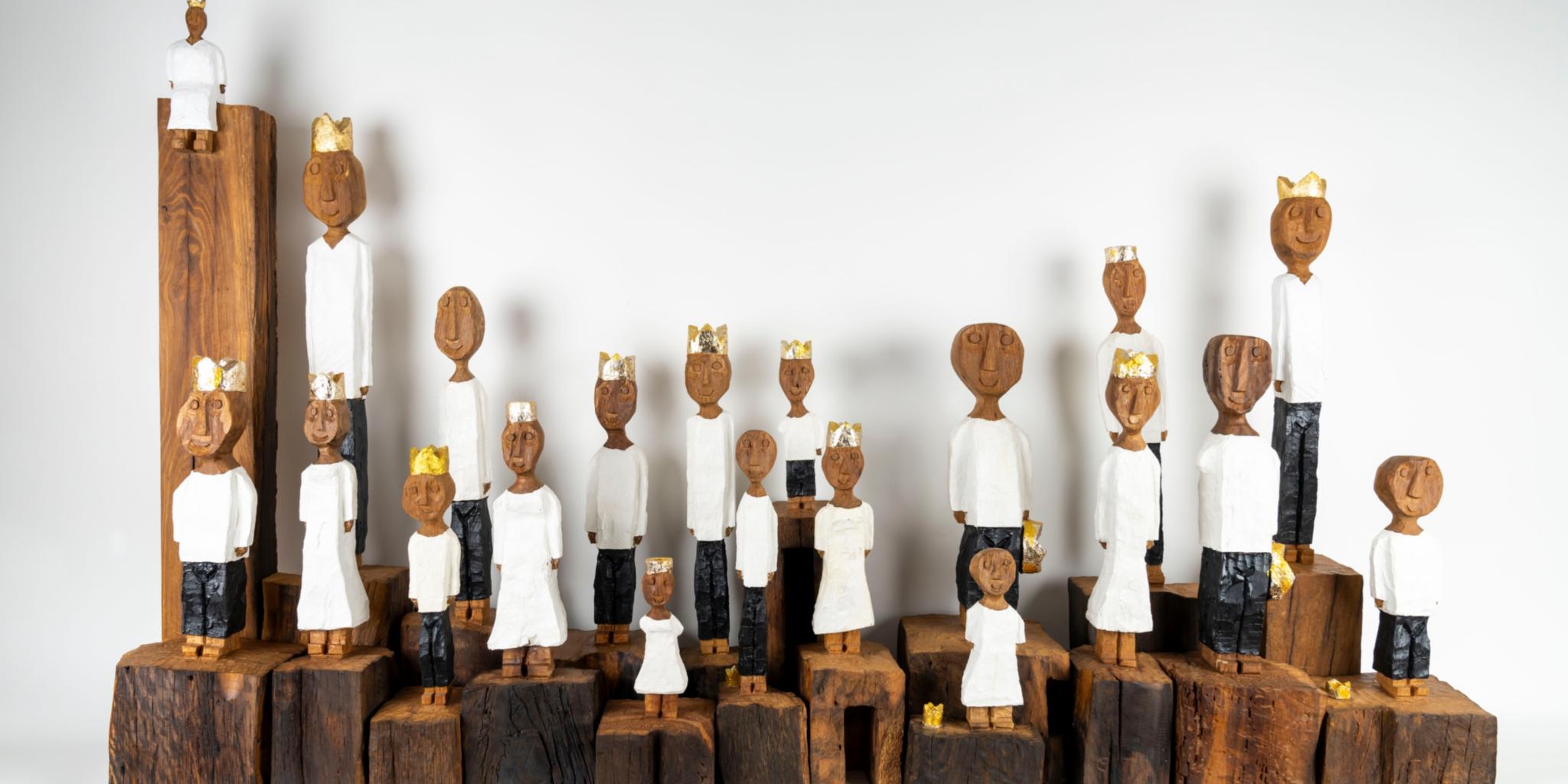Die Königsfiguren erinnern daran, dass jeder Mensch einzigartig und wertvoll ist.