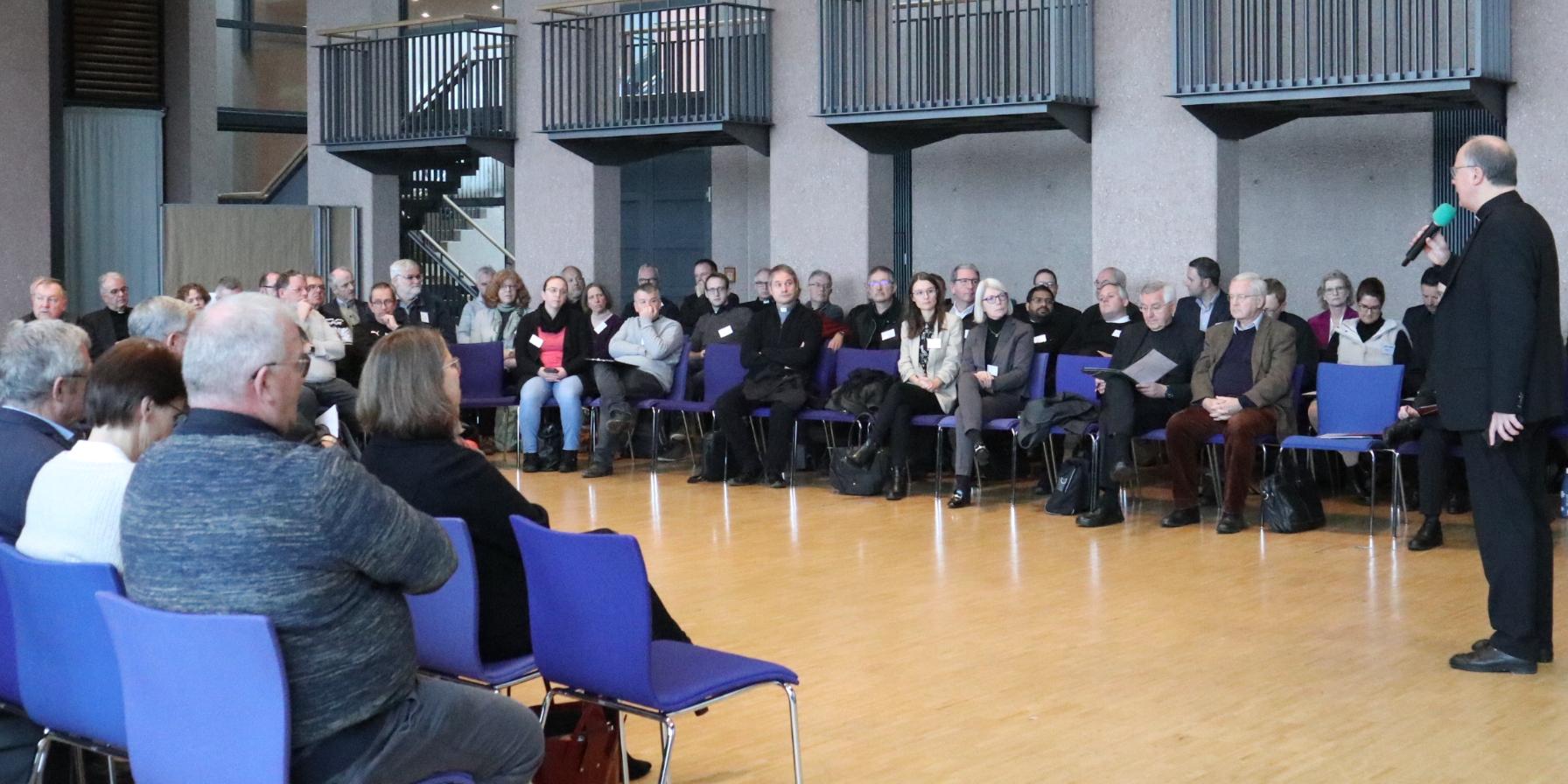 Blick in einen Konferenzraum